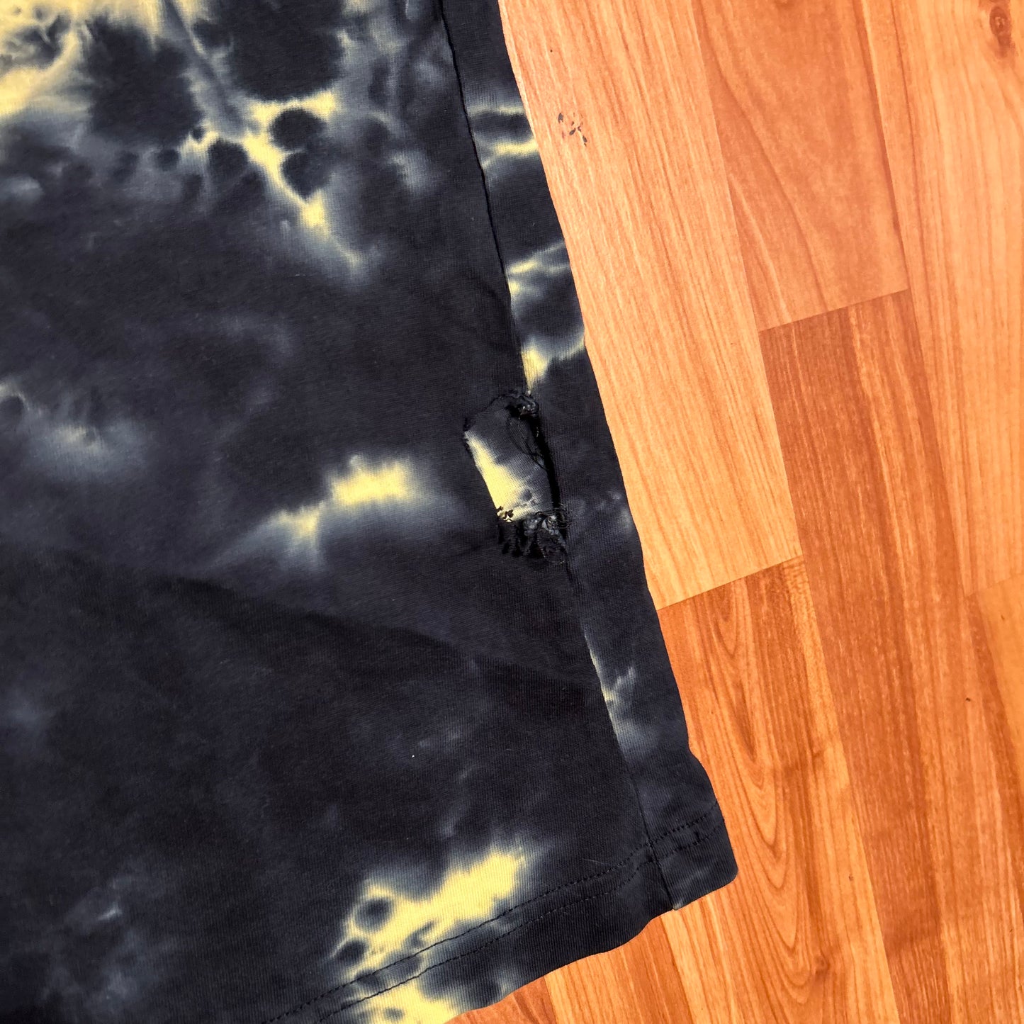 Disney Black Yellow Bleached Tie Dye Duck Tshirt - Large - 22" x 29"