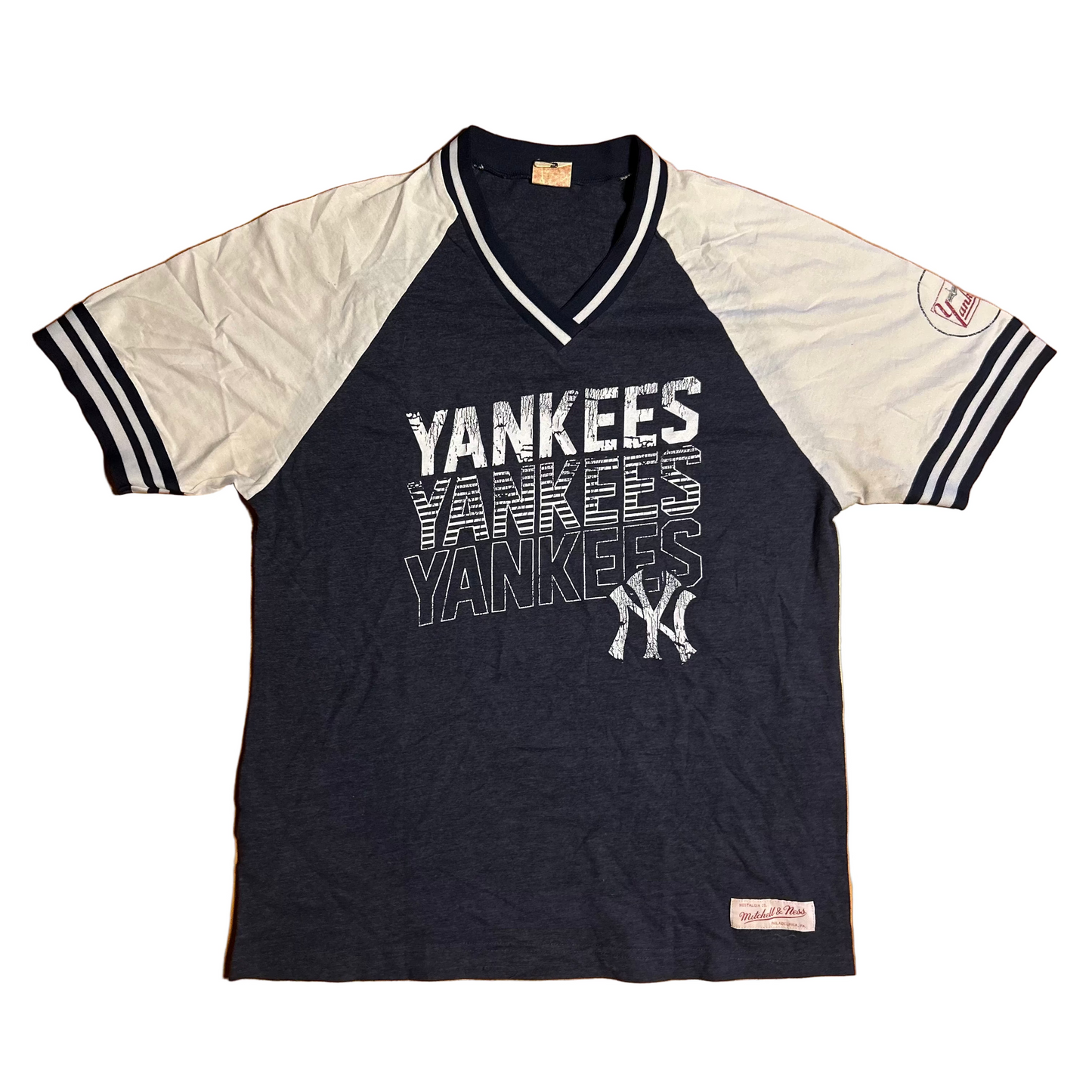 80/90's Mitchell and Ness New York Yankees White Navy Blue Ringer VNeck Tshirt - Medium - 20" x 28"