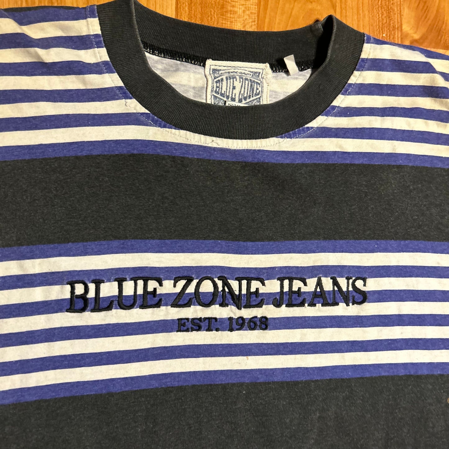 Blue Zone Jeans Striped Black White Blue Purple Tshirt - XLarge - 24.5" x 28"