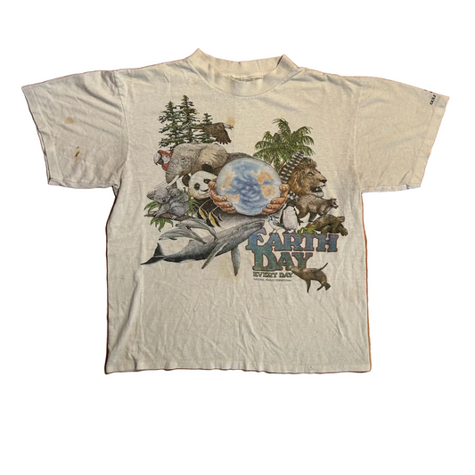 80/90's Earph Day is Every Day Nature National Wildlife Federation Earth White Tshirt - Medium - 20" x 23.5"