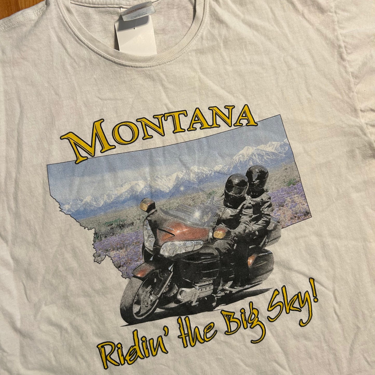 Hanes Montana Ridin the Big Sky Honda White Tshirt - Medium - 21" x 28"