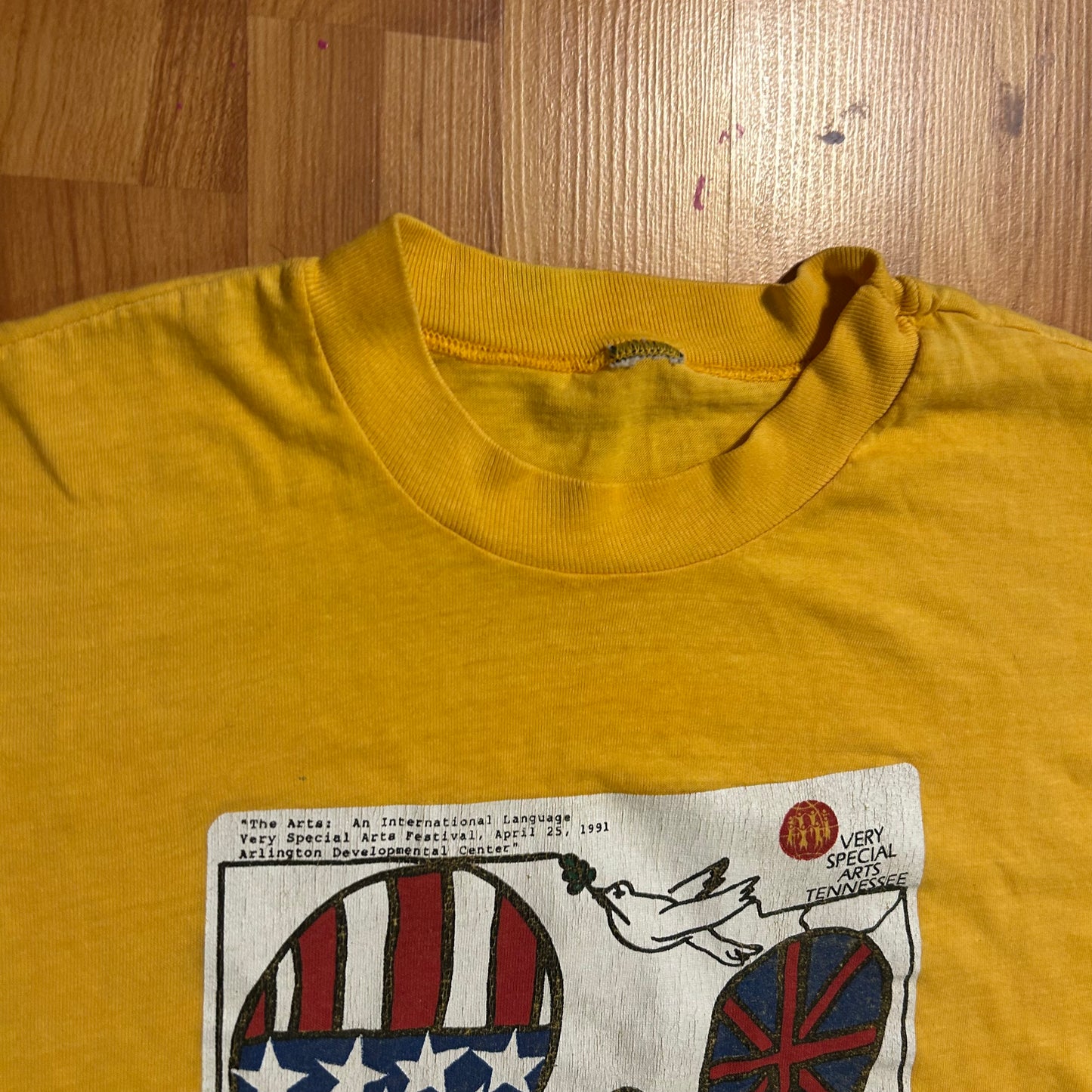 80/90's Tennessee Very Special Arts Yellow Tshirt - Large - 22" x 26.5"