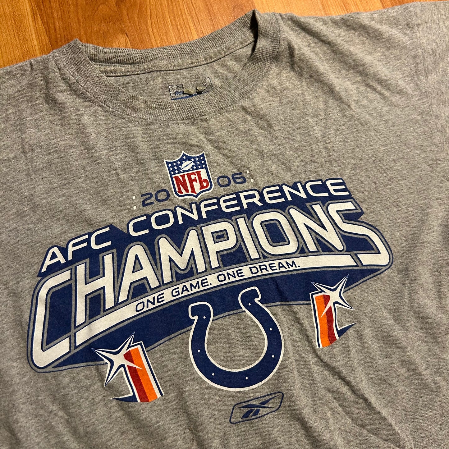 2006 Reebok Colts Indianapolis NFL AFC Champions Grey Football Tshirt - Large - 22" x 26"