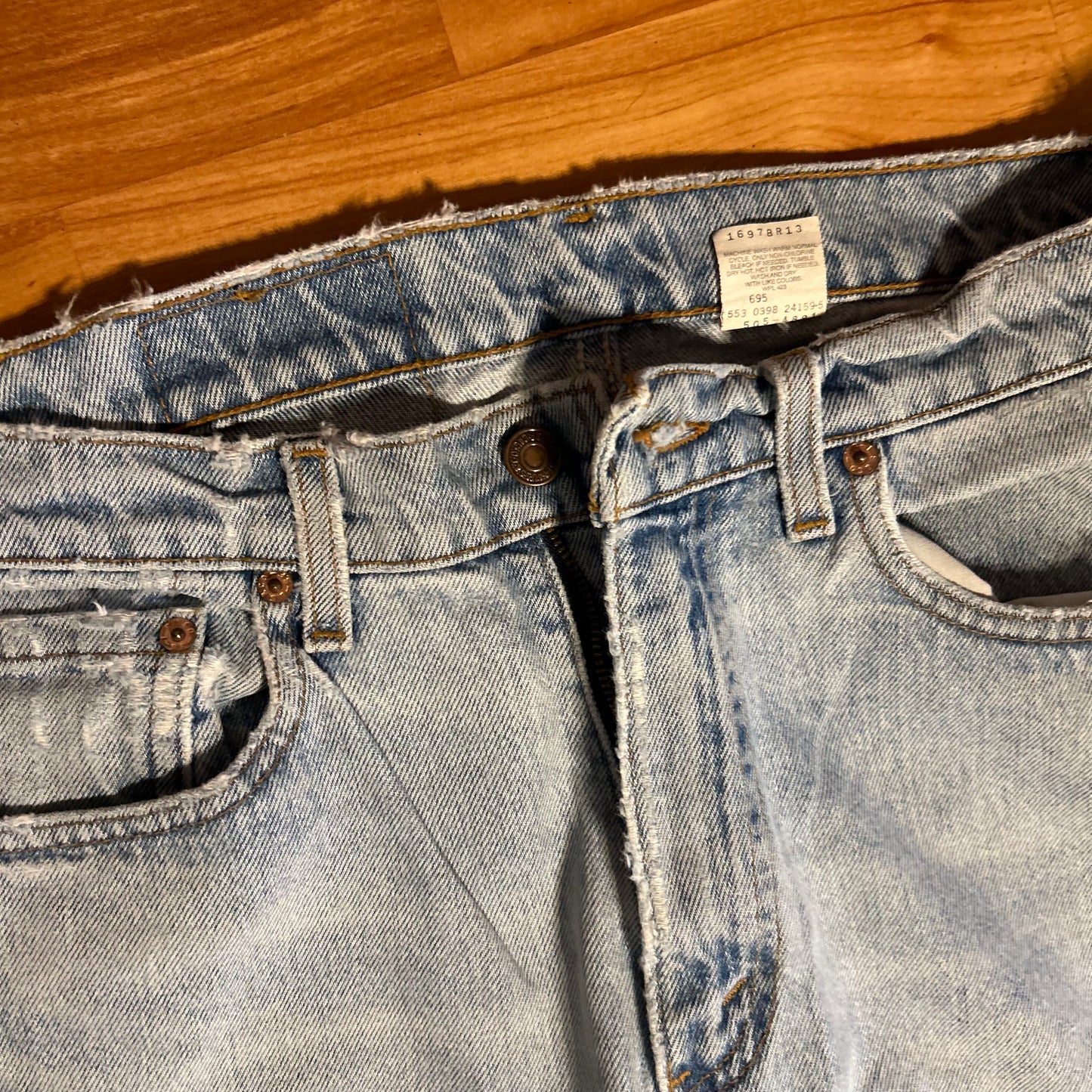 90's Levi 505 Denim Jeans - 33" x 29"