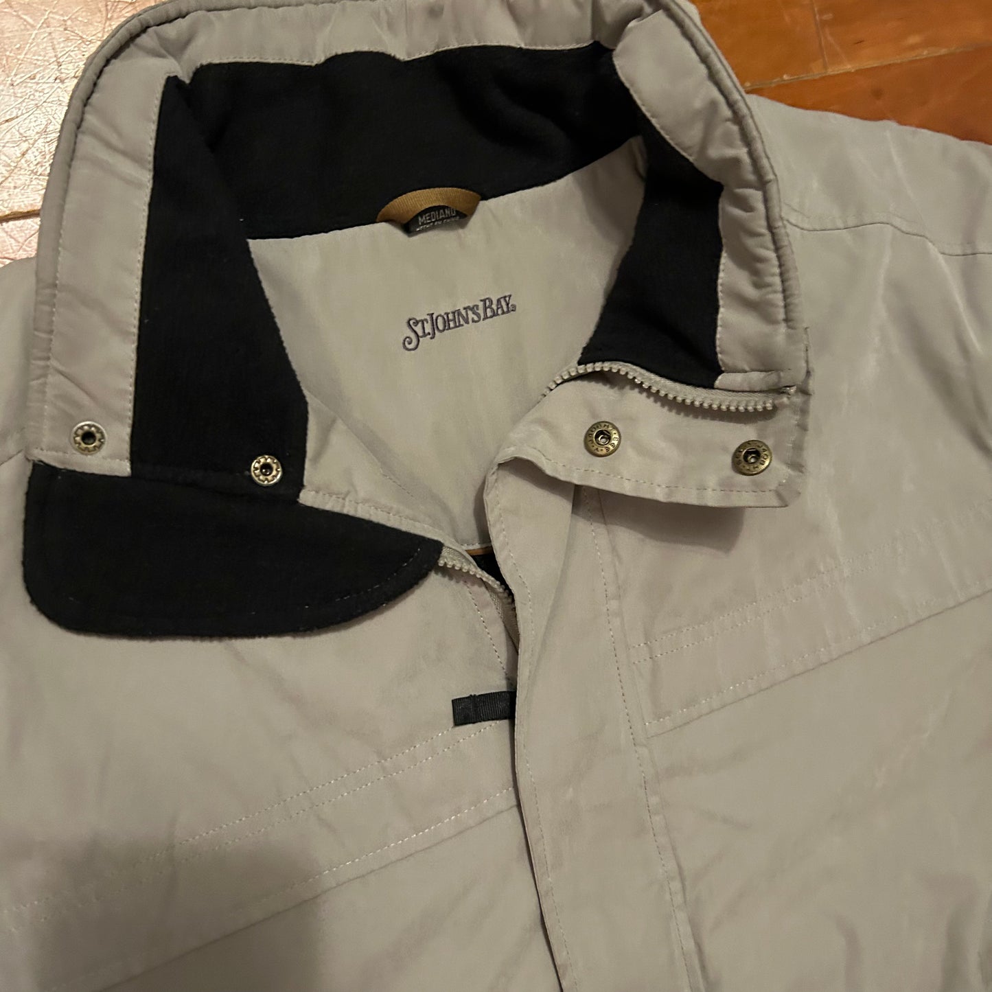 St John’s Bay Khaki Beige Zip Up Windbreaker Rain Jacket - XLarge - 26" x 28"