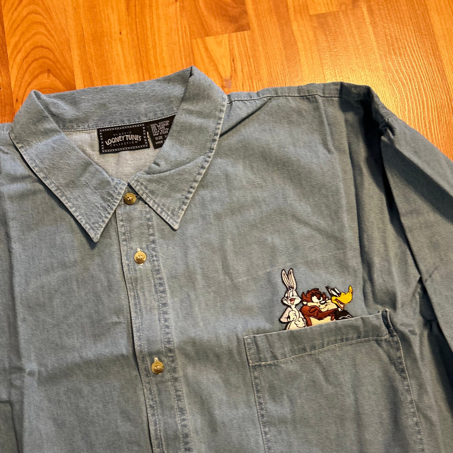 Brand New DS Looney Tunes Embroidered Denim Button Up Shirt - XLarge - 28.5" x 34"