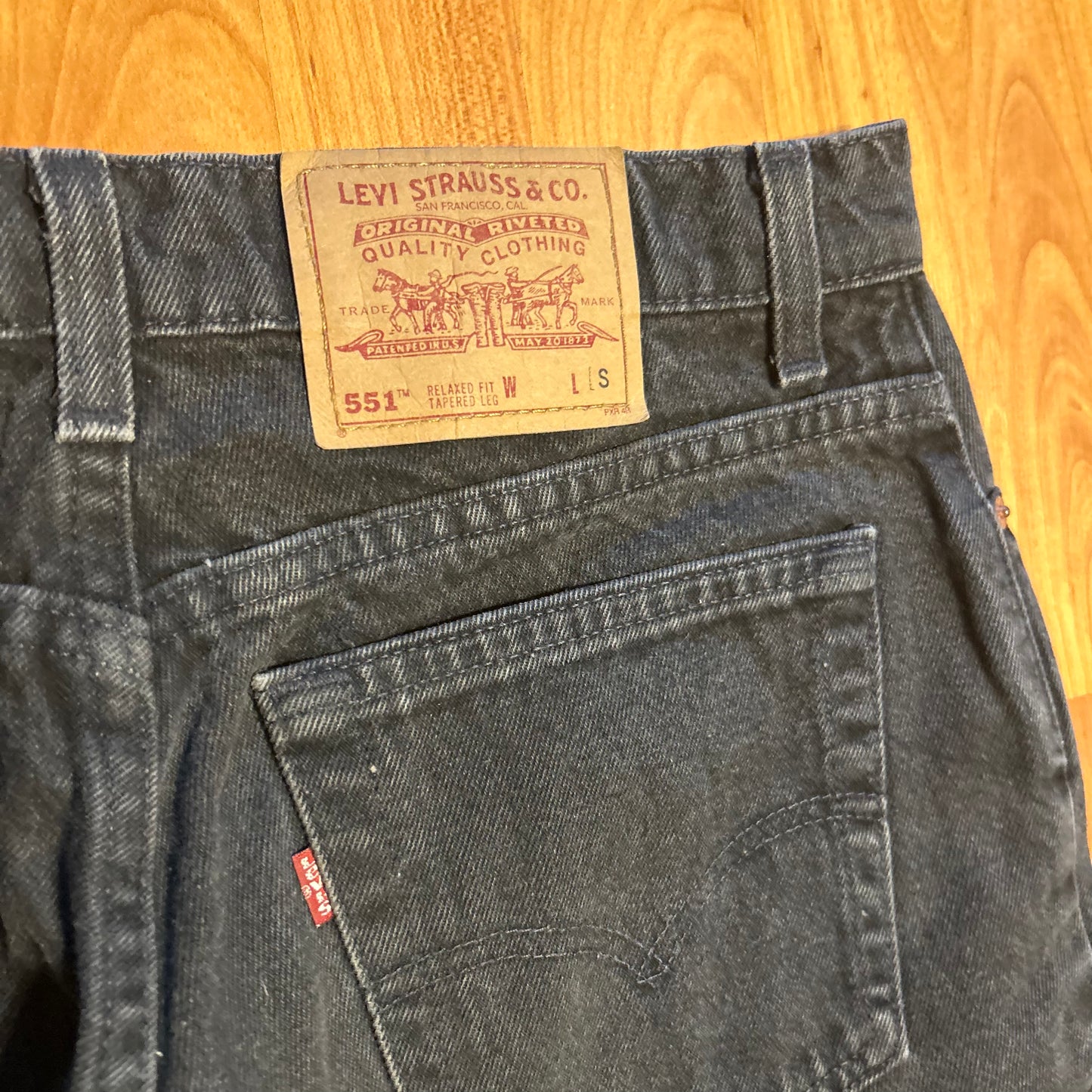 90's Levi 551 Denim Jeans - Tagged 14 SHT - 32" x 28"
