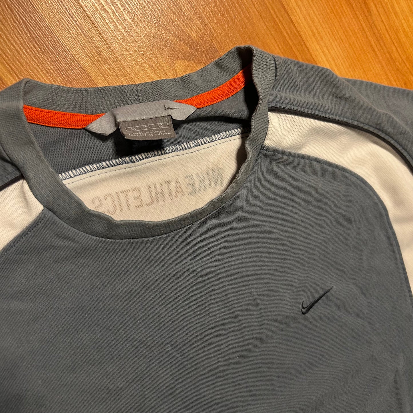 Nike Athletics White Grey Tshirt - XLarge - 24” x 30”