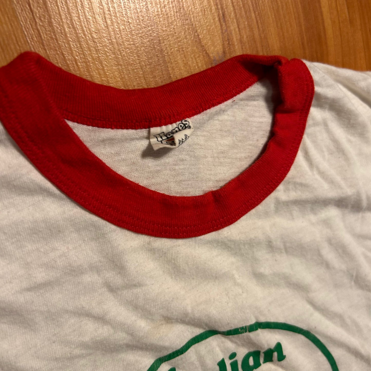 70’s Hanes Apple Us Indian Gloves 75 Big Ones Red White Tshirt - Small - 19” x 27”