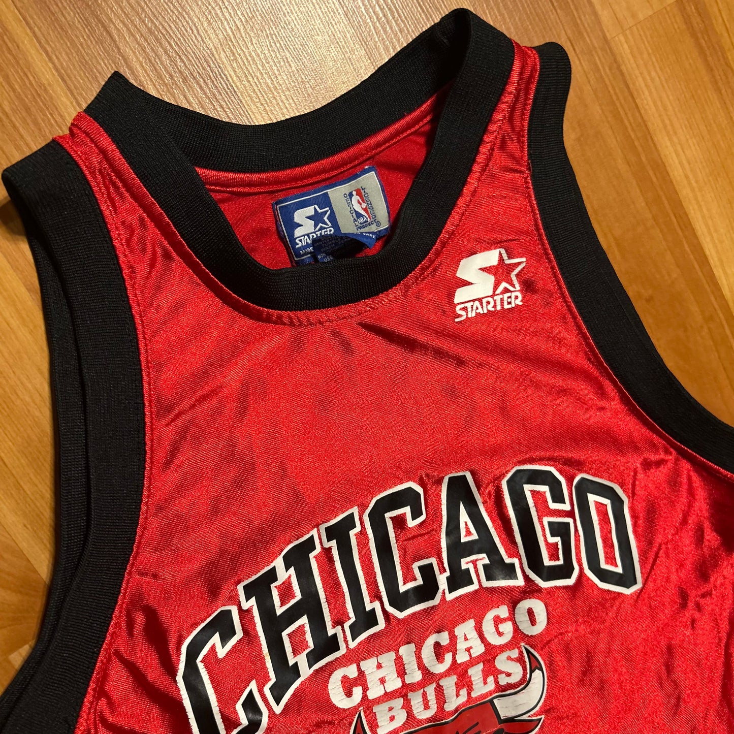 90/00’s Starter Chicago Bulls Michael Jordan Red Nylon Jersey Shirt - Small - 18” x 29”