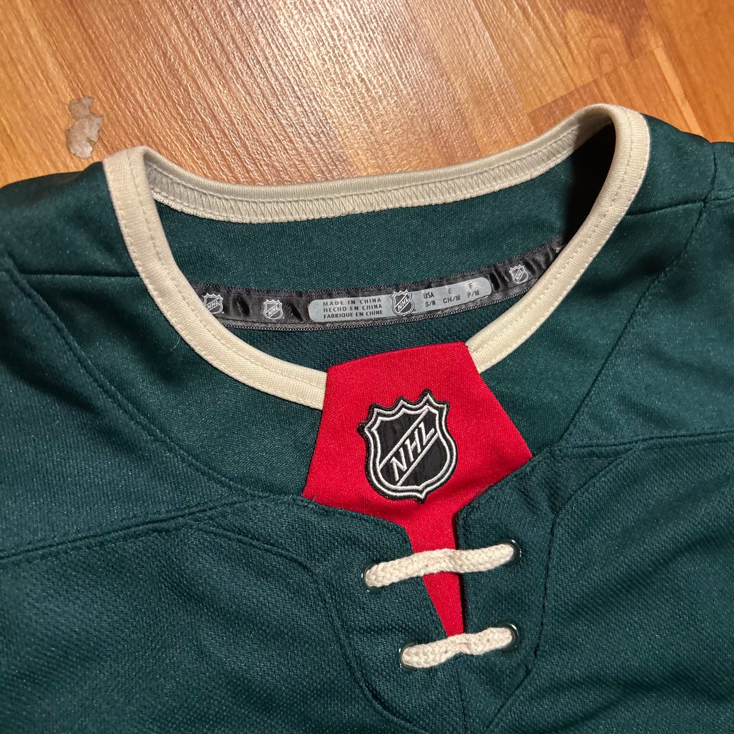 NHL Minnesota Wild Ryan Suter 20 Hockey Jersey Shirt - Small - 18.5” x 23”