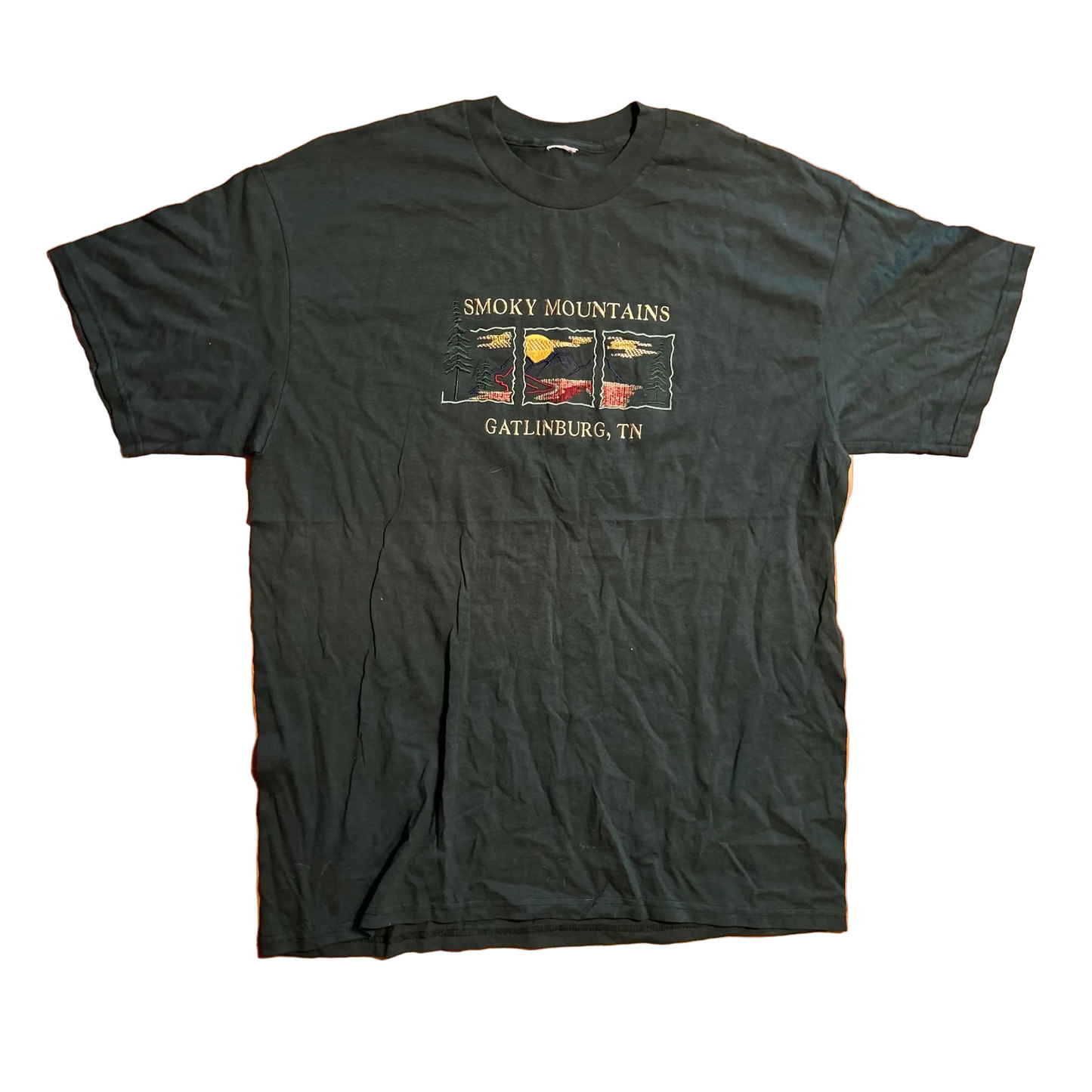 Smoky Mountains Gatlinburg Tennessee Green Embroidered Tshirt - Large - 23" x 33"