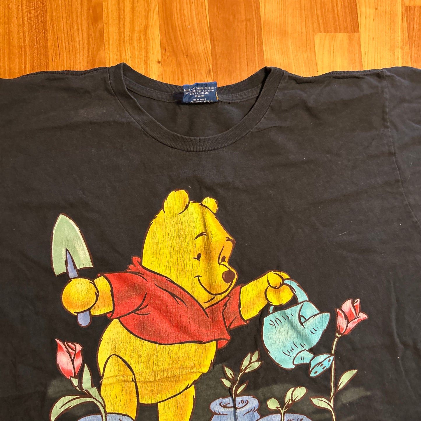 Disney Winnie The Pooh Hunny Honey Black Tshirt - XLarge - 24.5" x 28"