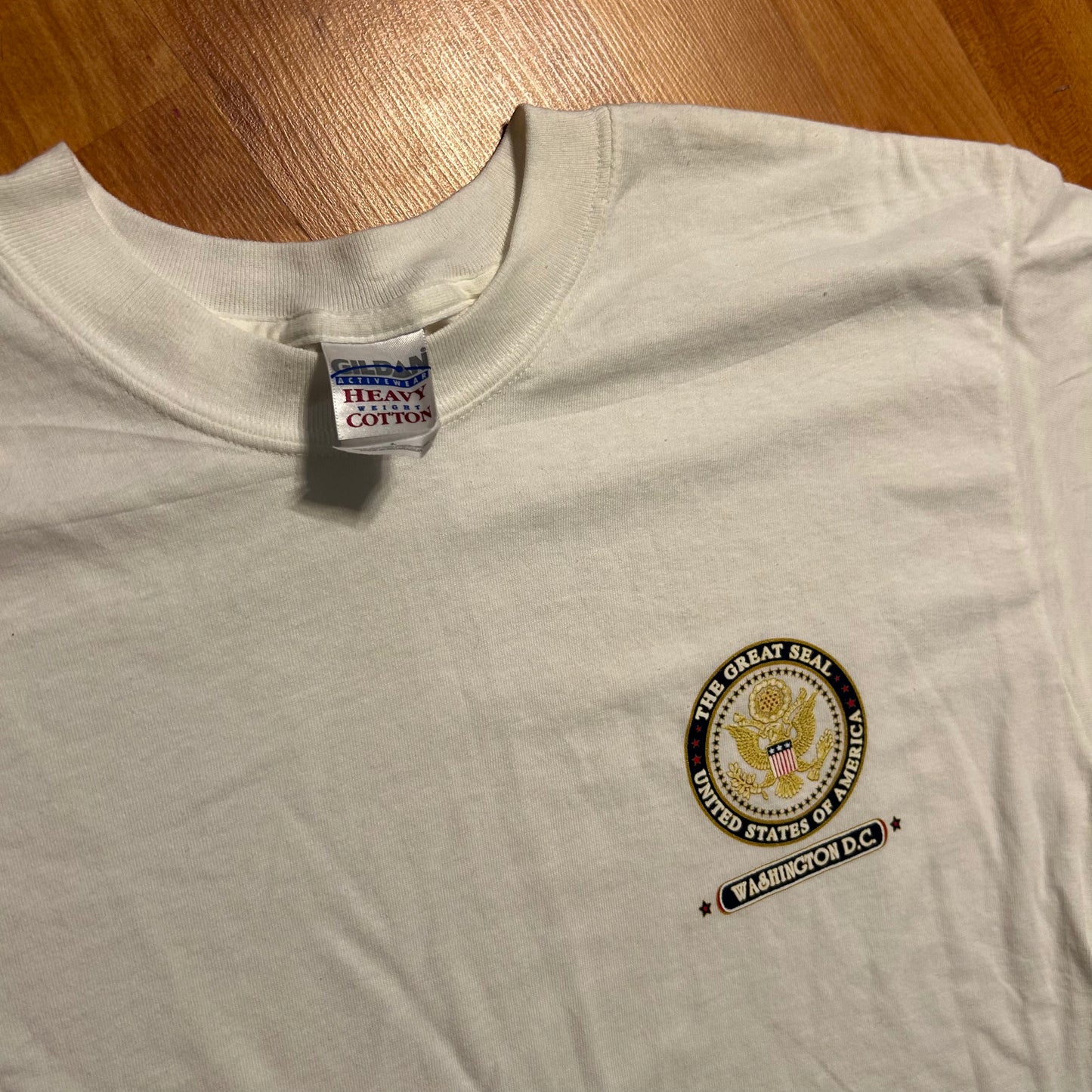 Gildan Heavy Cotton United States of America Great Seal Washington DC White Tshirt - Large - 22" x 30"