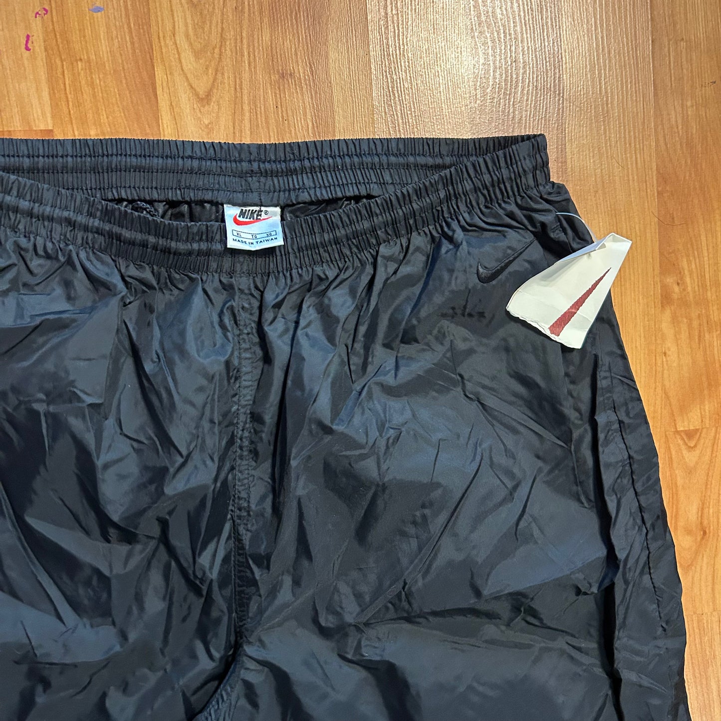 90's Nike NWT Brand New Black Sweat Wind Pants - Stretchy and Drawstrings - 30" x 32"