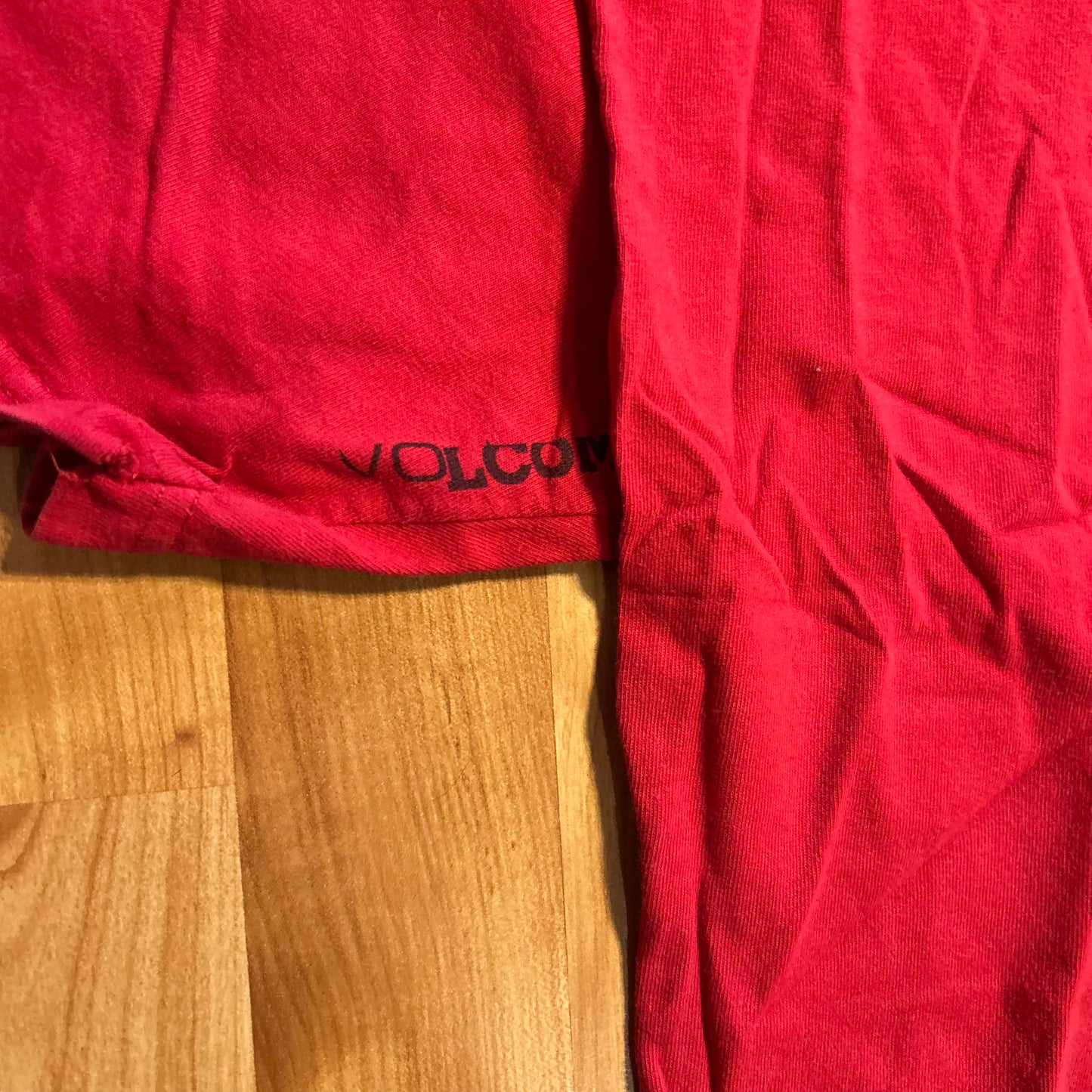 Volcom Tag Red Graphic Tshirt - XLarge - 24" x 29.5"