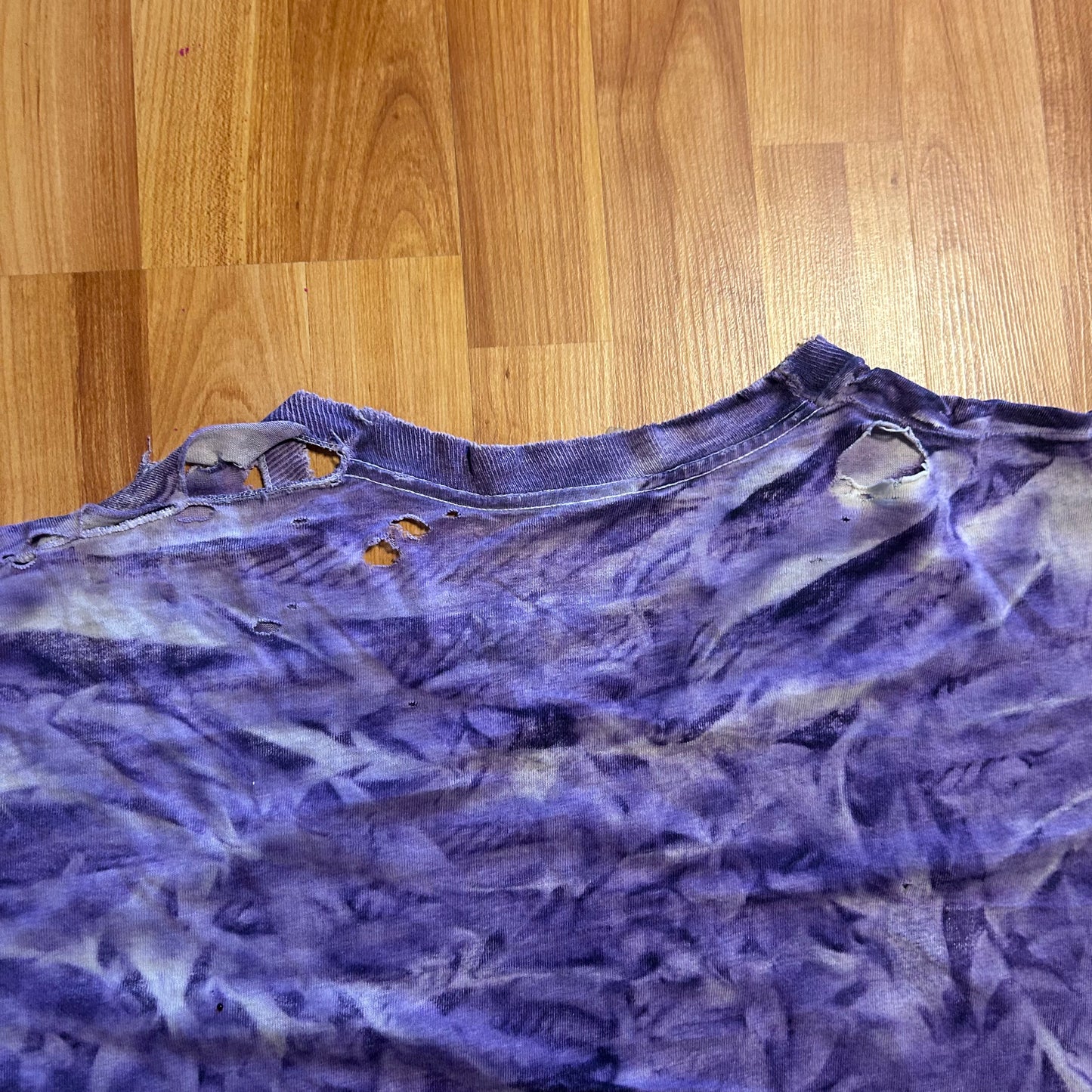 80/90’s Purple Tie Dye Patterned Distressed Blank Tshirt - XLarge - 25" x 28"
