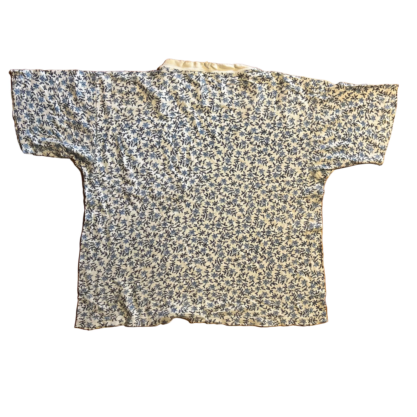 80/90’s Floral Patterned White Blue Pocket Tshirt - Large - 23.5" x 25"