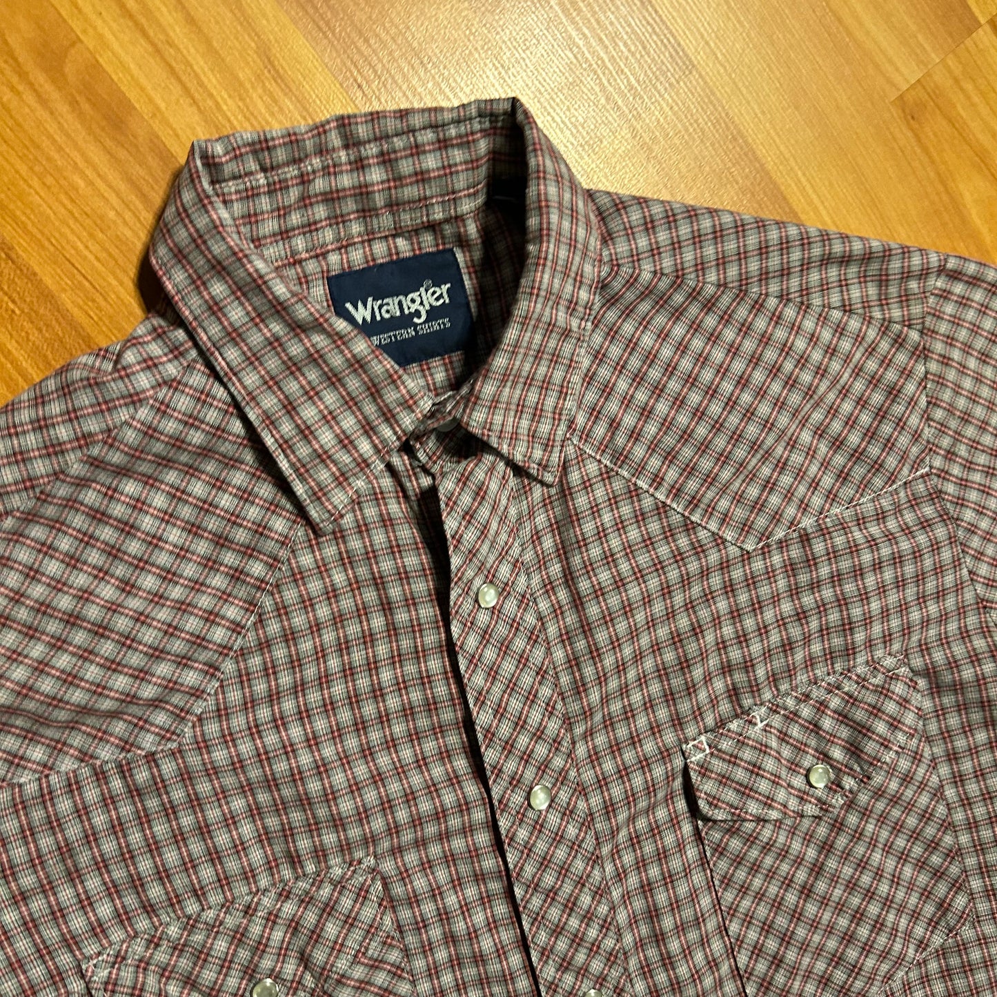 Wrangler Western Shirts Pearl Snap Button Up Red Short Sleeve Shirt - Large - 22" x 29.5"
