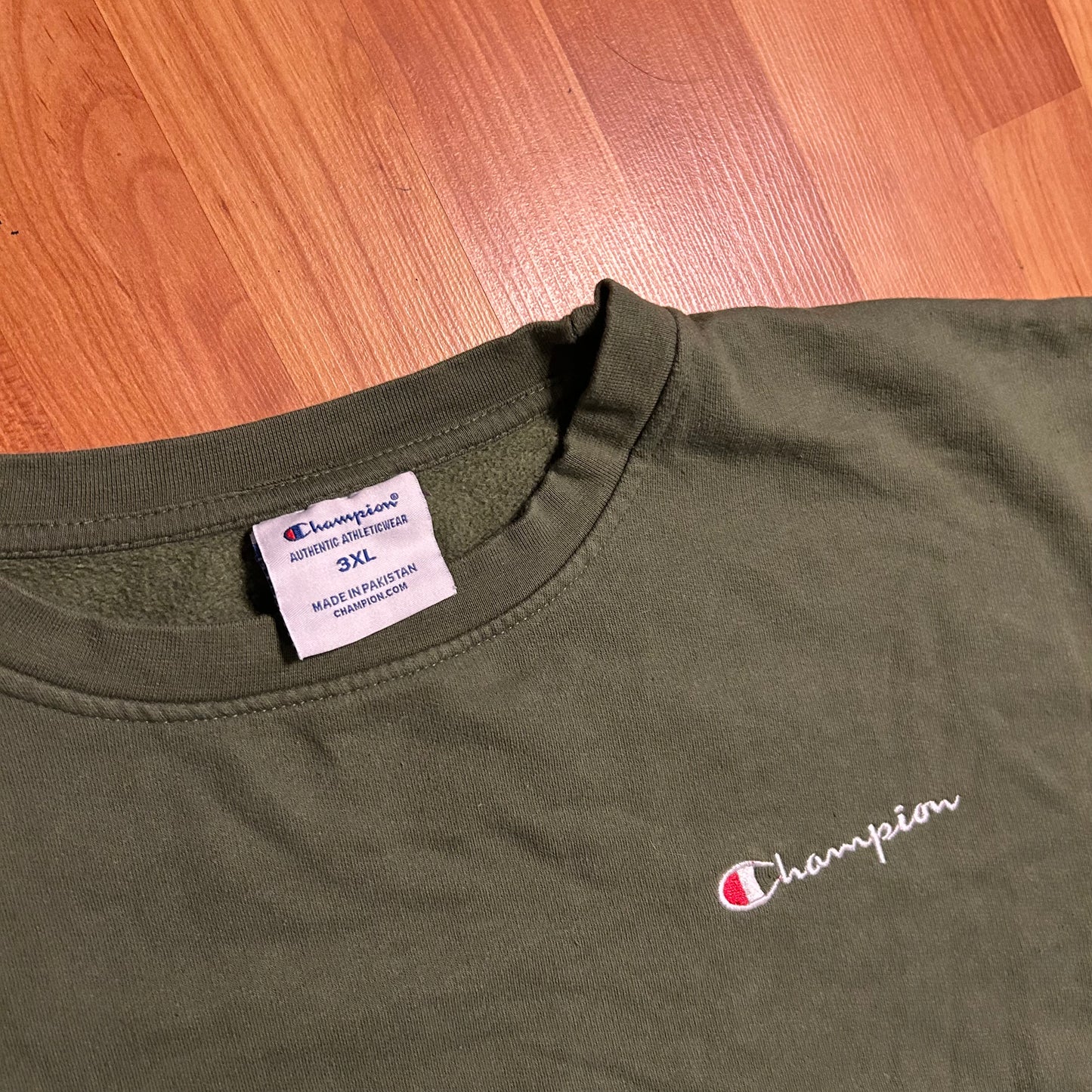 Champion Green Embroidered Logo Crewneck Sweatshirt - XLarge - 28" x 30"