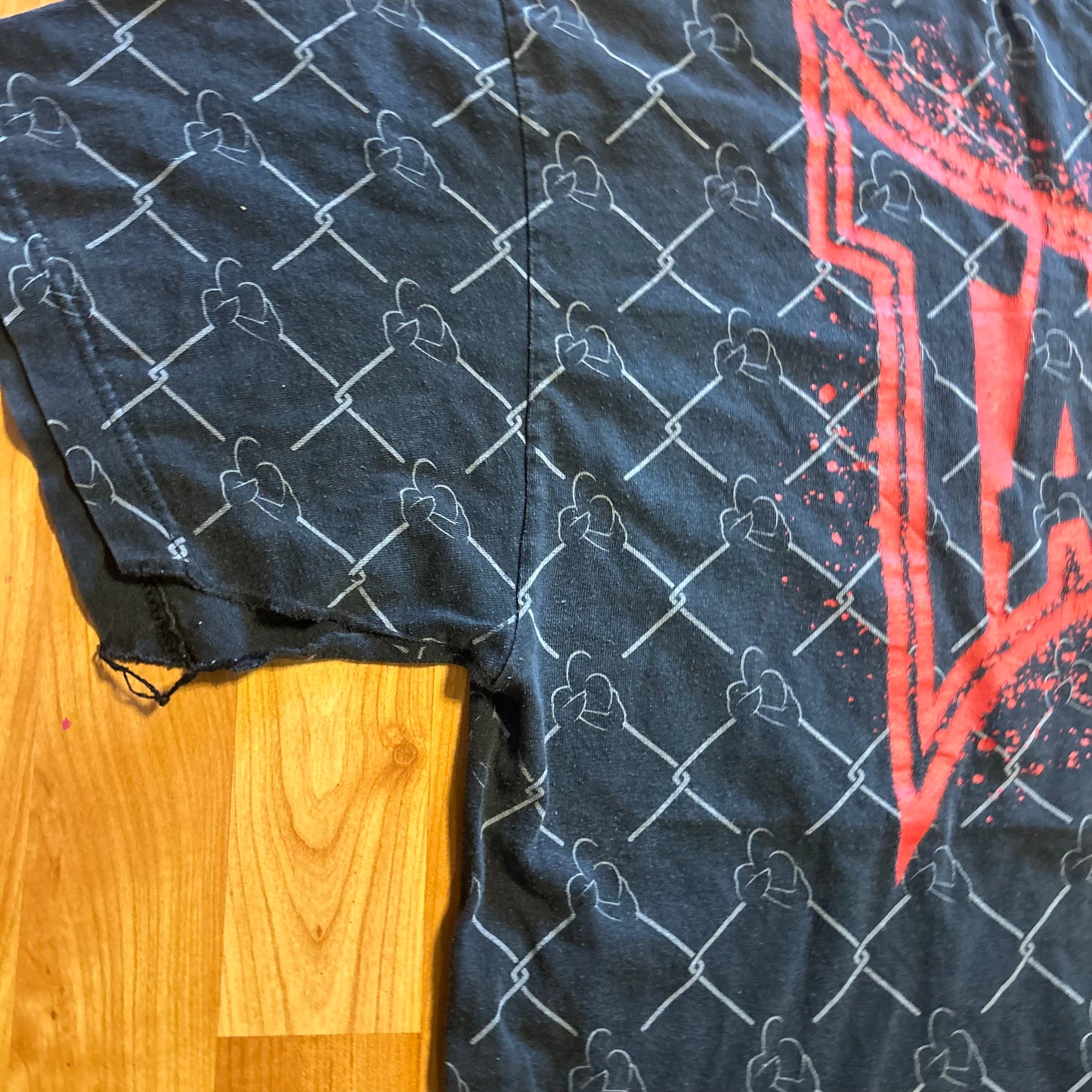 Black Tapout Tshirt - XLarge - 24" x 31"
