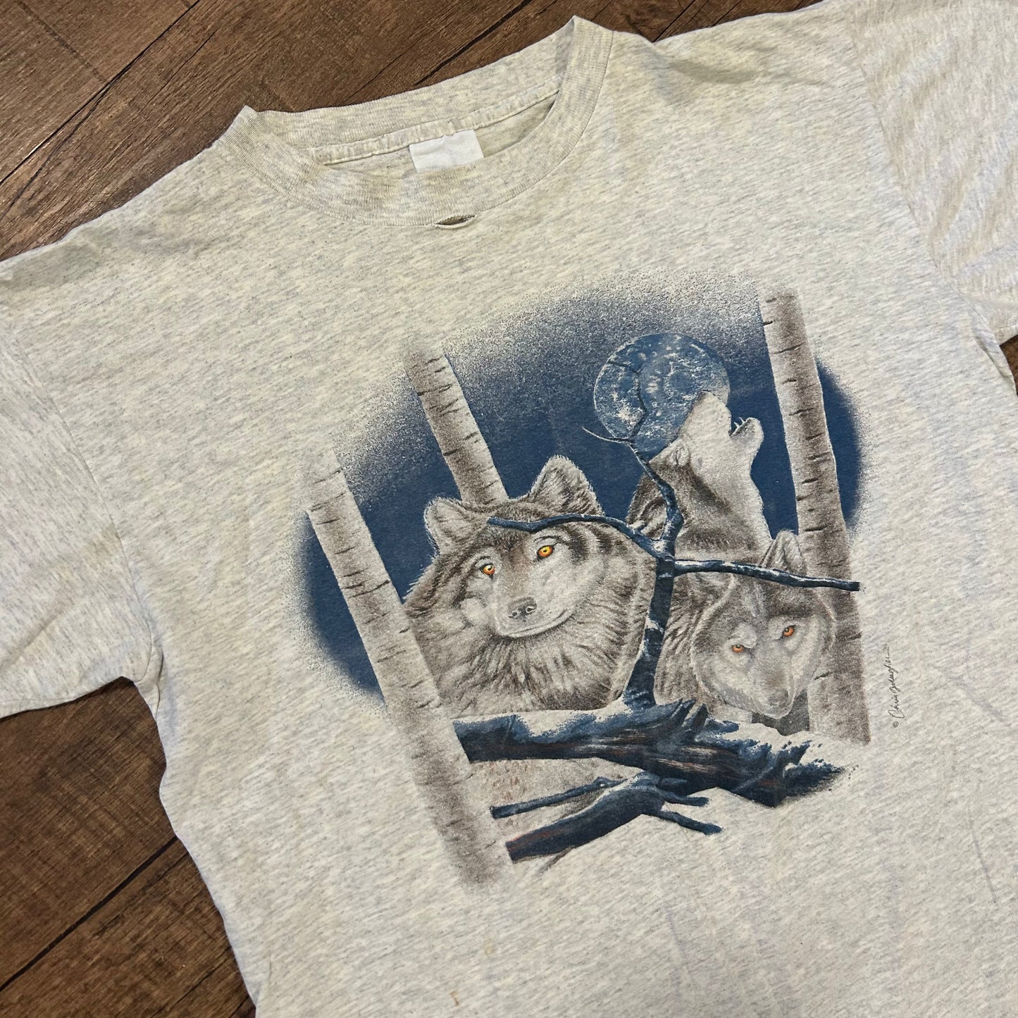 80/90’s Wolf Howling Distressed Grey Tshirt - Medium - 21" x 25"