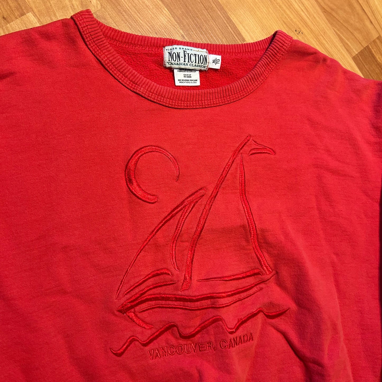 90's Vancouver Canada Red Embroidered Sailboat Crewneck Sweatshirt - XLarge - 27" x 28"