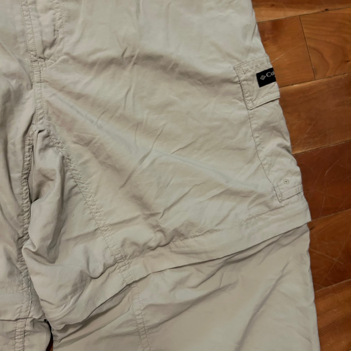 Columbia Nylon Khaki Tan Zip Off Shorts Pants - 33" x 29"