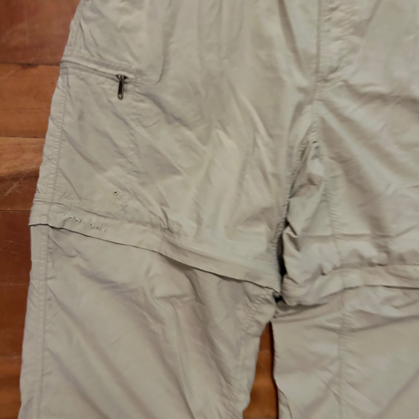 Columbia Nylon Khaki Tan Zip Off Shorts Pants - 33" x 29"