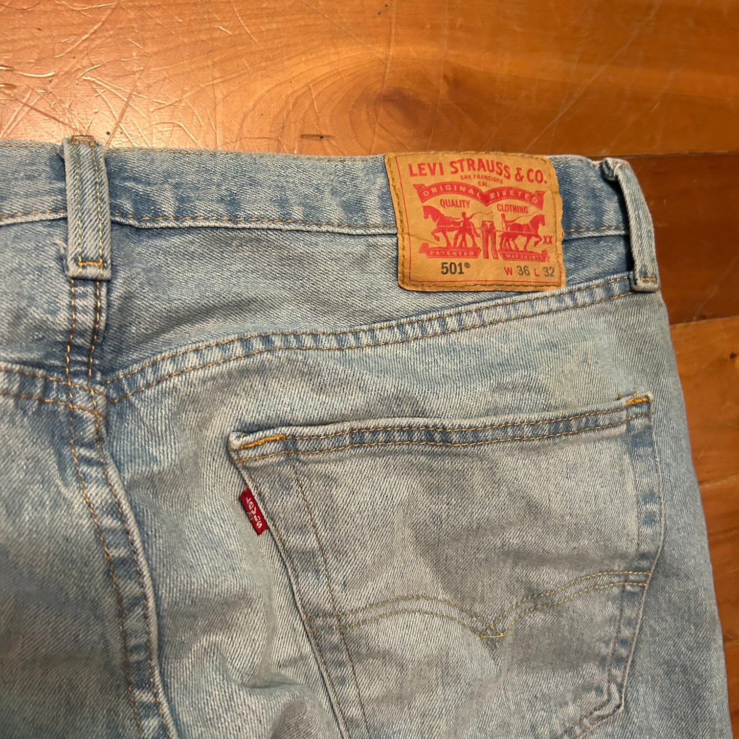 Levi 501 Button Fly Light Wash Denim Blue Jeans - 36" x 31"