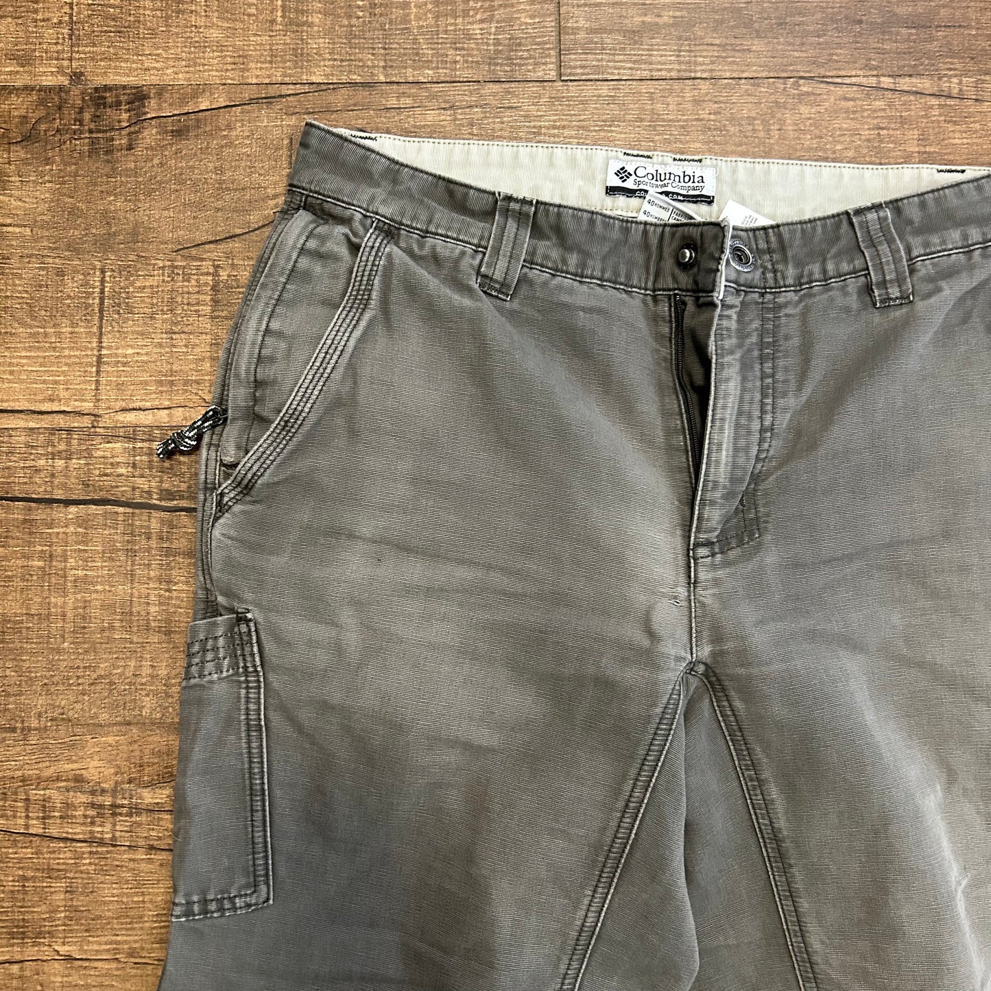 Columbia Sportswear Grey Cargo Pants - 32” x 31”