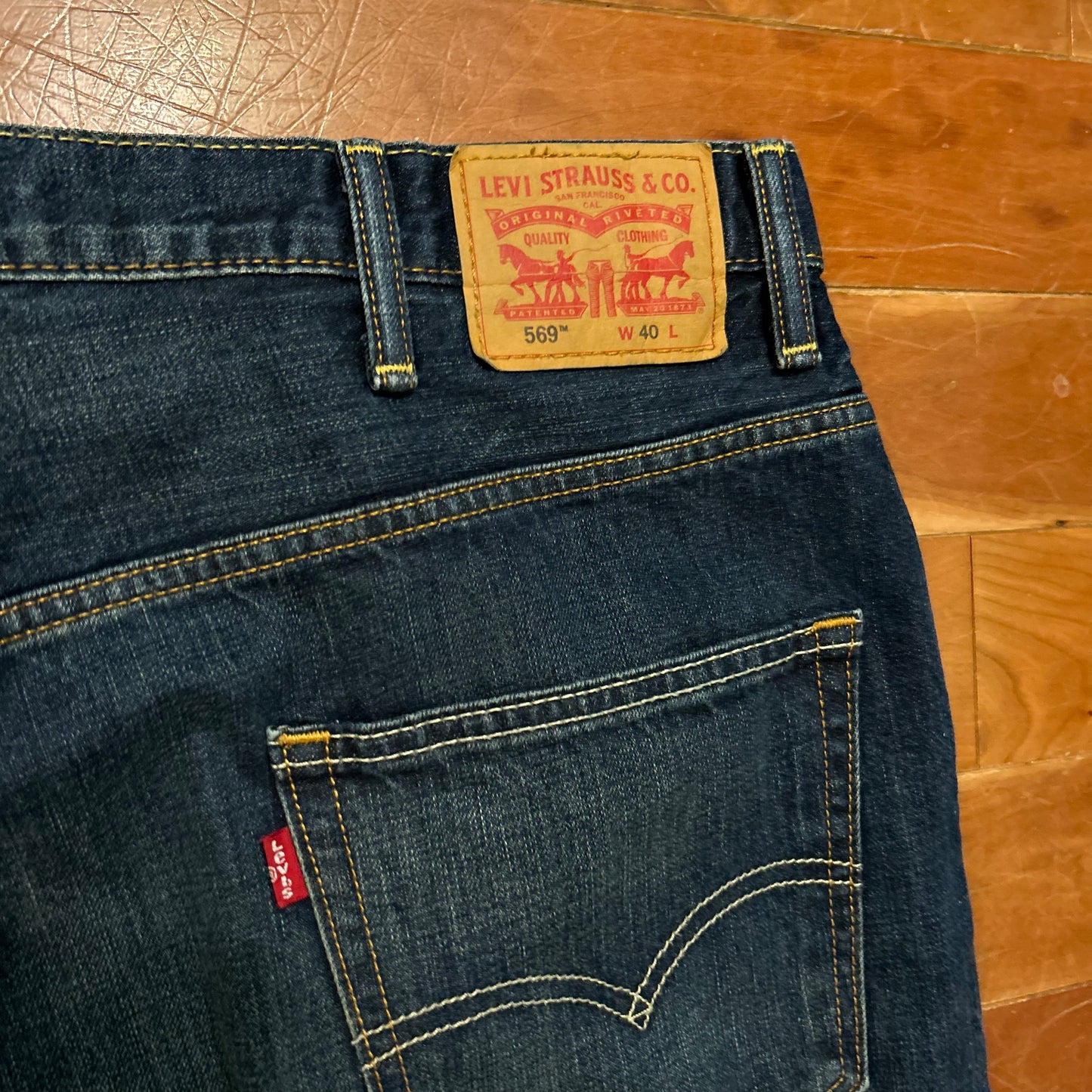 Levi 569 Indigo Blue Denim Shorts Jorts - 40" x 12"