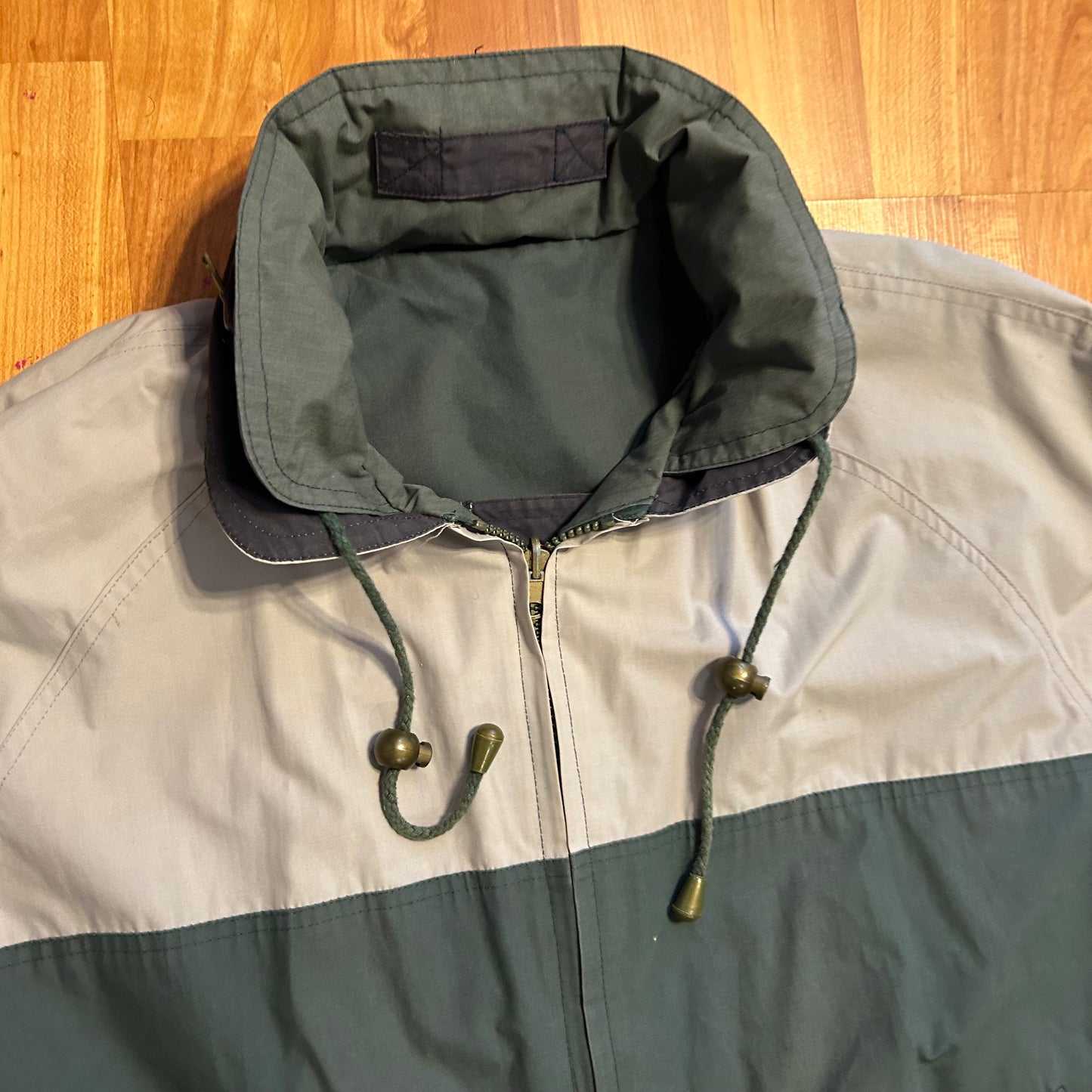 Colorblocked Windbreaker Rain Jacket Coat - Large - 23" x 28"