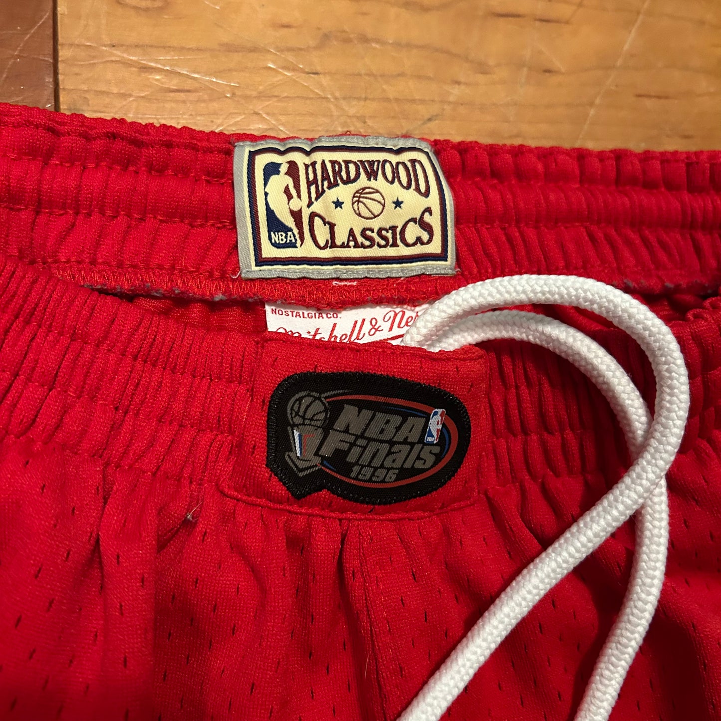 Mitchell and Ness Chicago Bulls Hardwood Classics NBA Finals 1996 Red Basketball Shorts - Tagged S - 22" x 4"