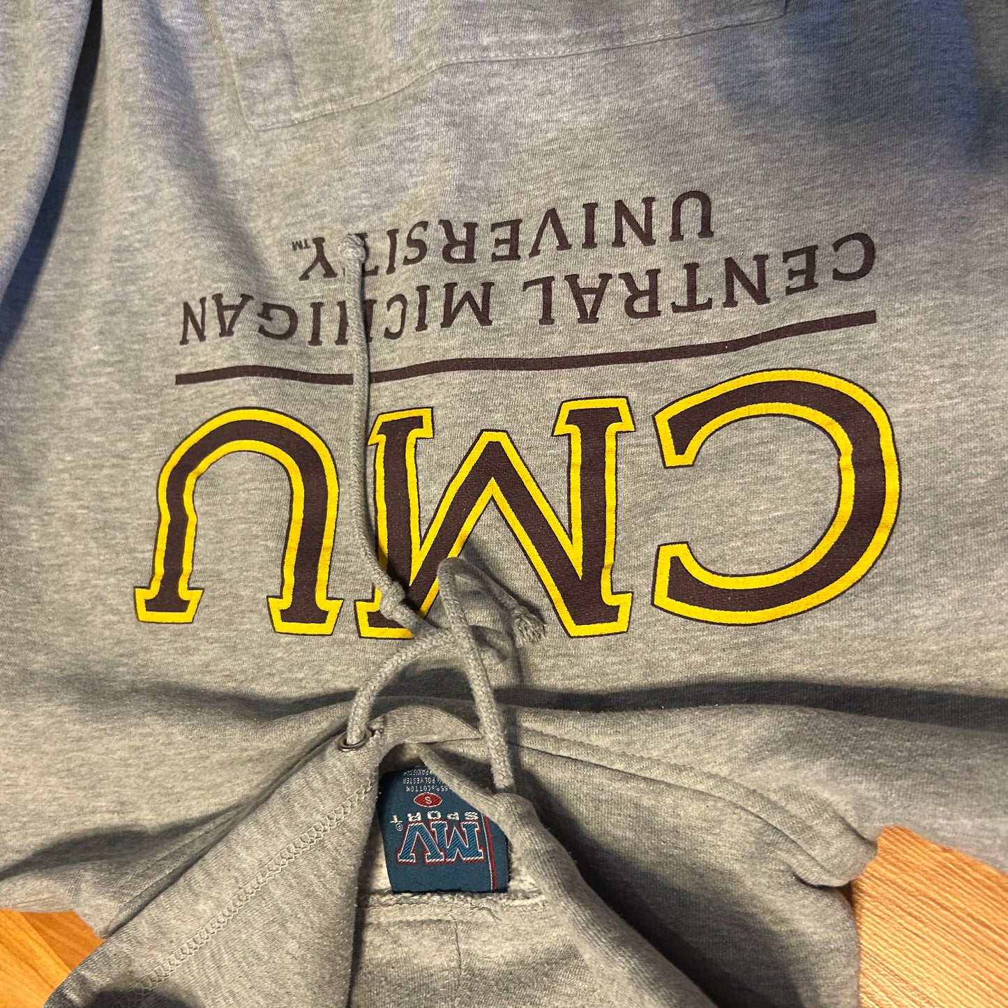 MV Sport CMU Central Michigan University Grey Hoodie Sweatshirt - Medium - 21" x 23"