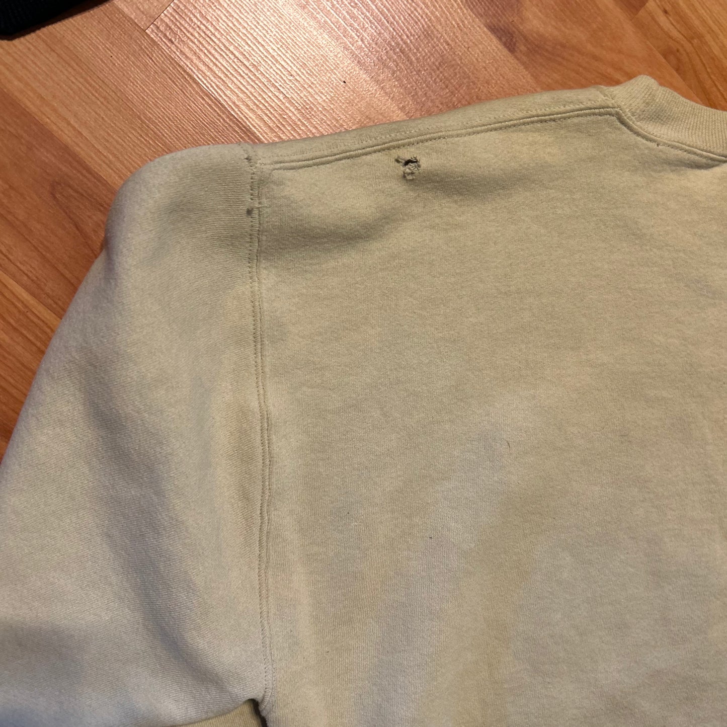 00's Russell Athletic Tan Cream Warren Soccer Crewneck Sweatshirt - Large - 23" x 26"