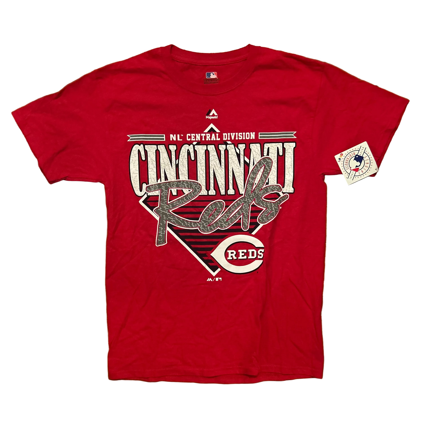 NWT Brand New Cincinnati Reds MLB Genuine Merchandise Baseball Red Tshirt - Small - 19.5" x 29"
