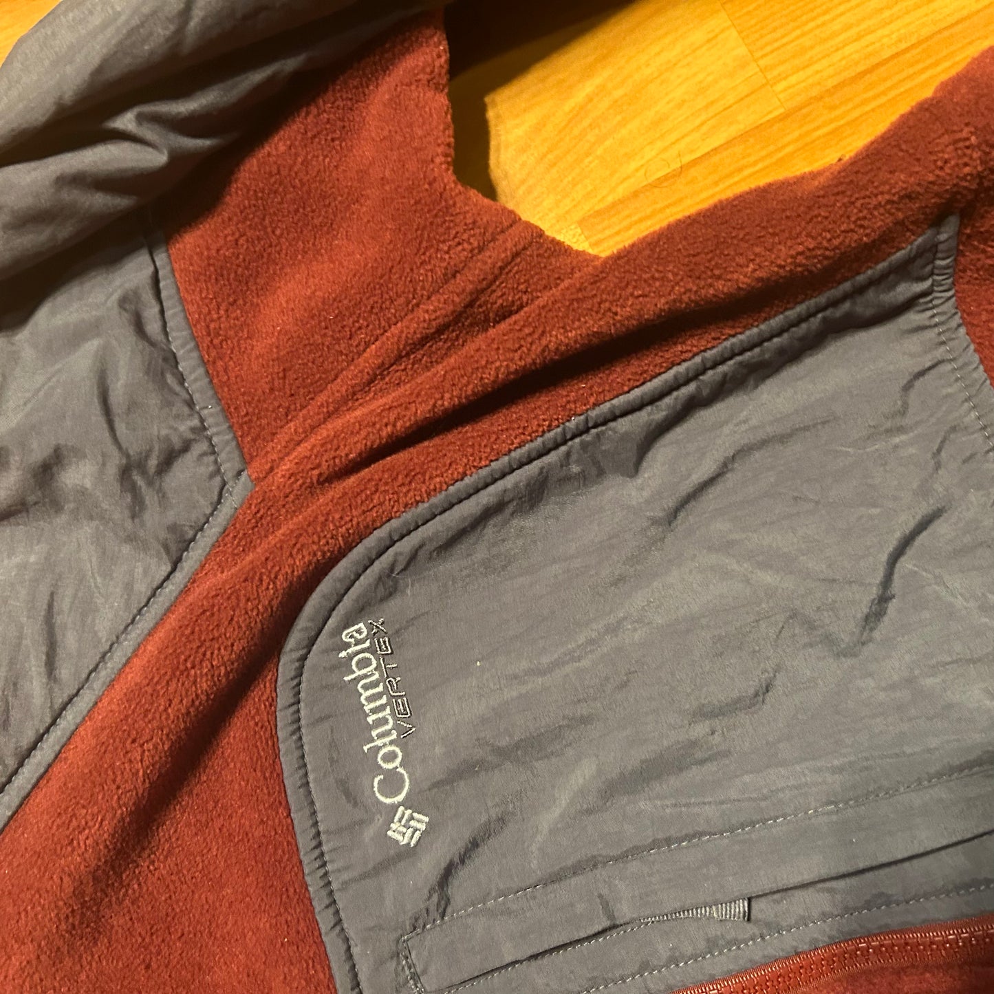 Columbia Red Fleece Zip Up Windbreaker Jacket Coat - Large - 24.5" x 26.5"