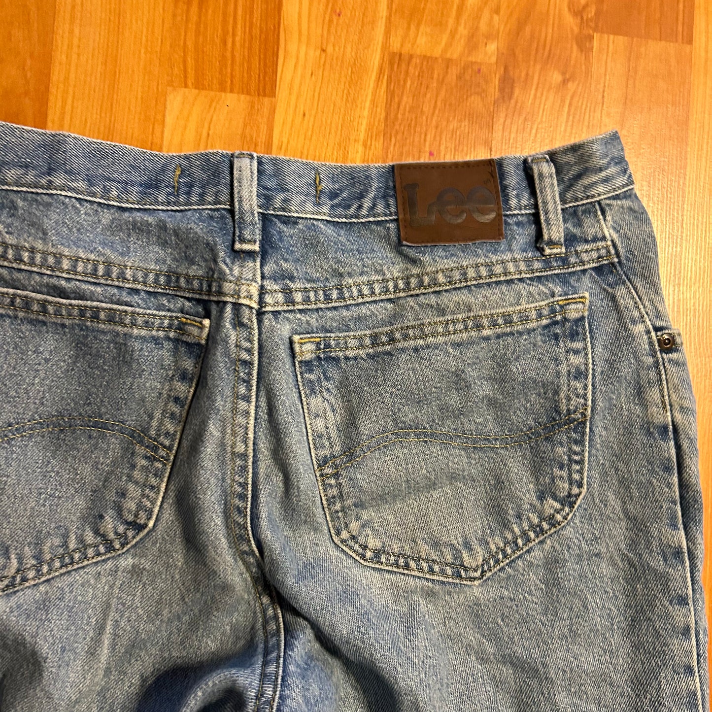 Lee Regular Fit Light Wash Blue Denim Jeans - 32" x 27"