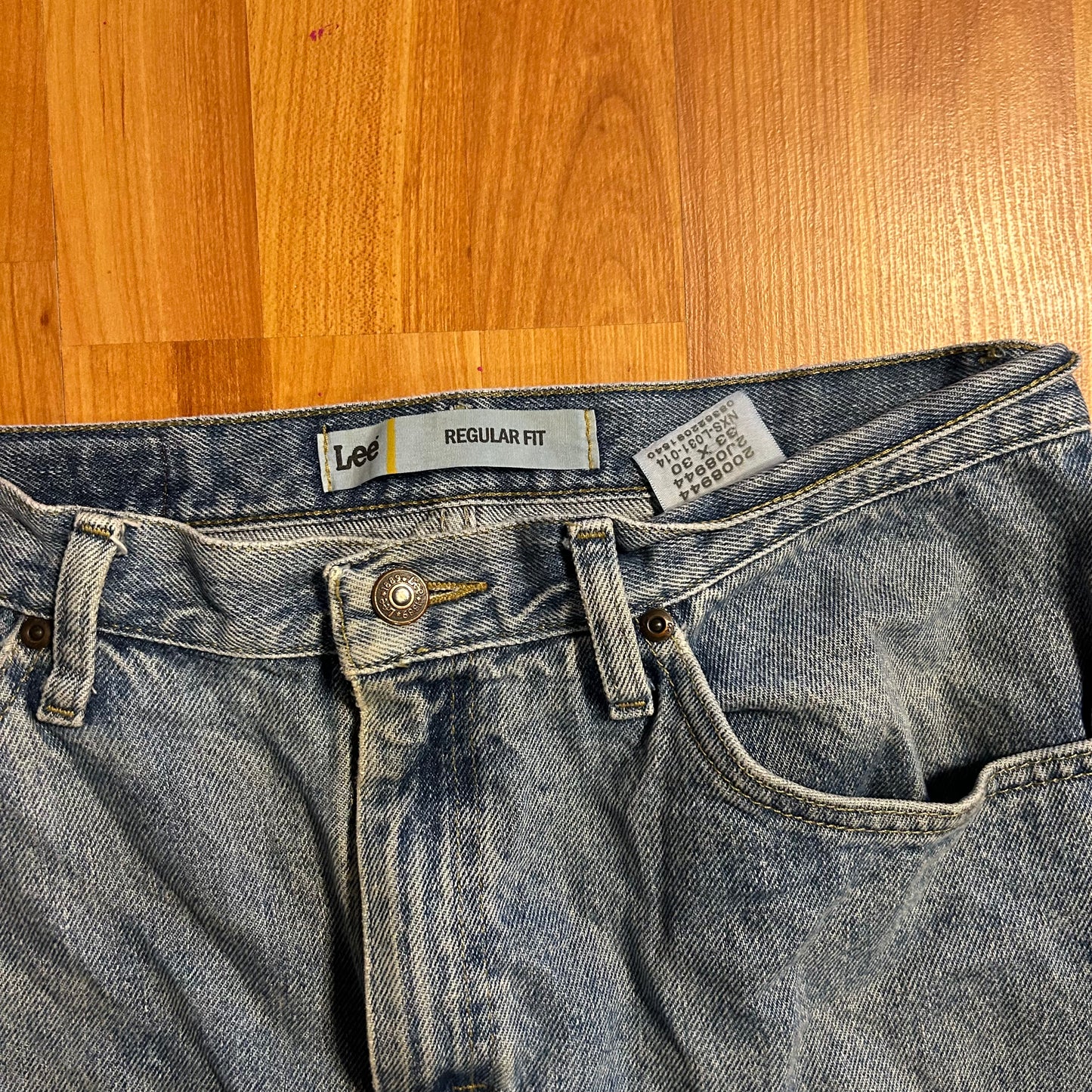 Lee Regular Fit Light Wash Blue Denim Jeans - 32" x 27"