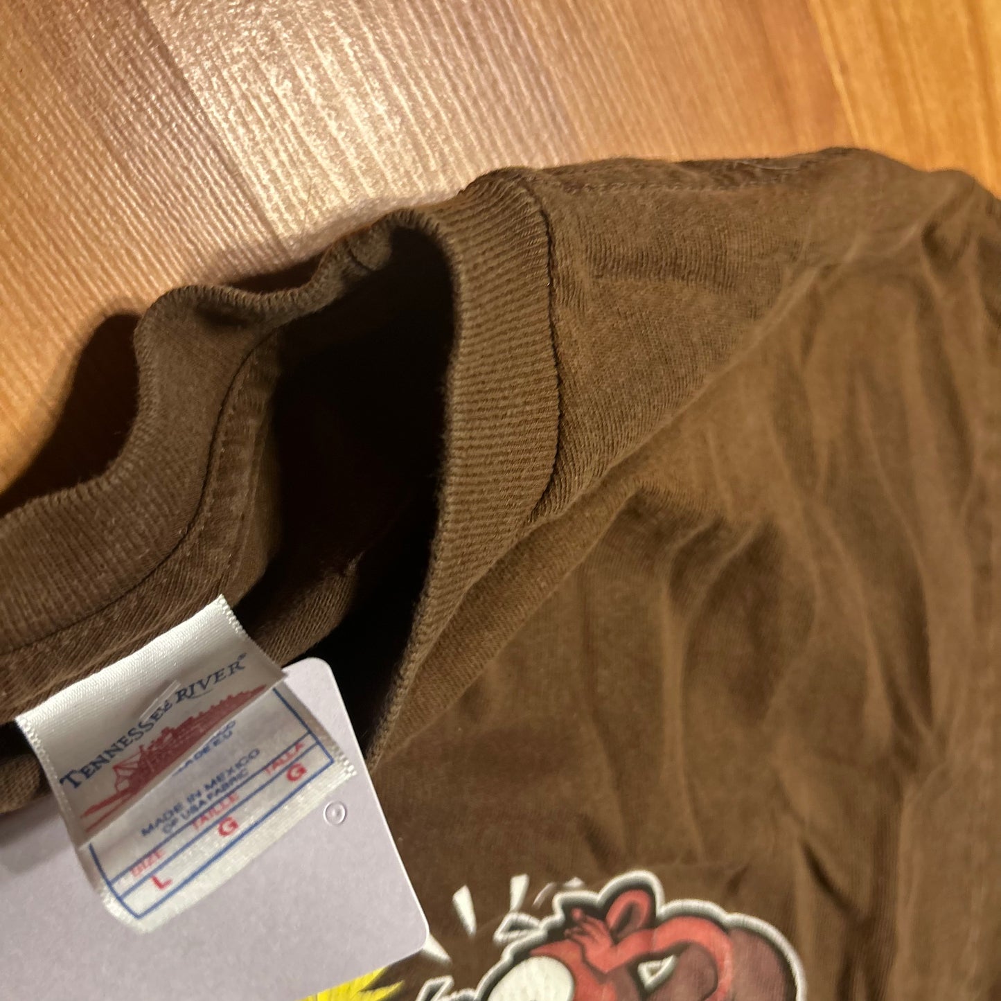 Tennessee River Drive Me Nuts Brown Squirrel Tshirt - Medium - 21" x 29"