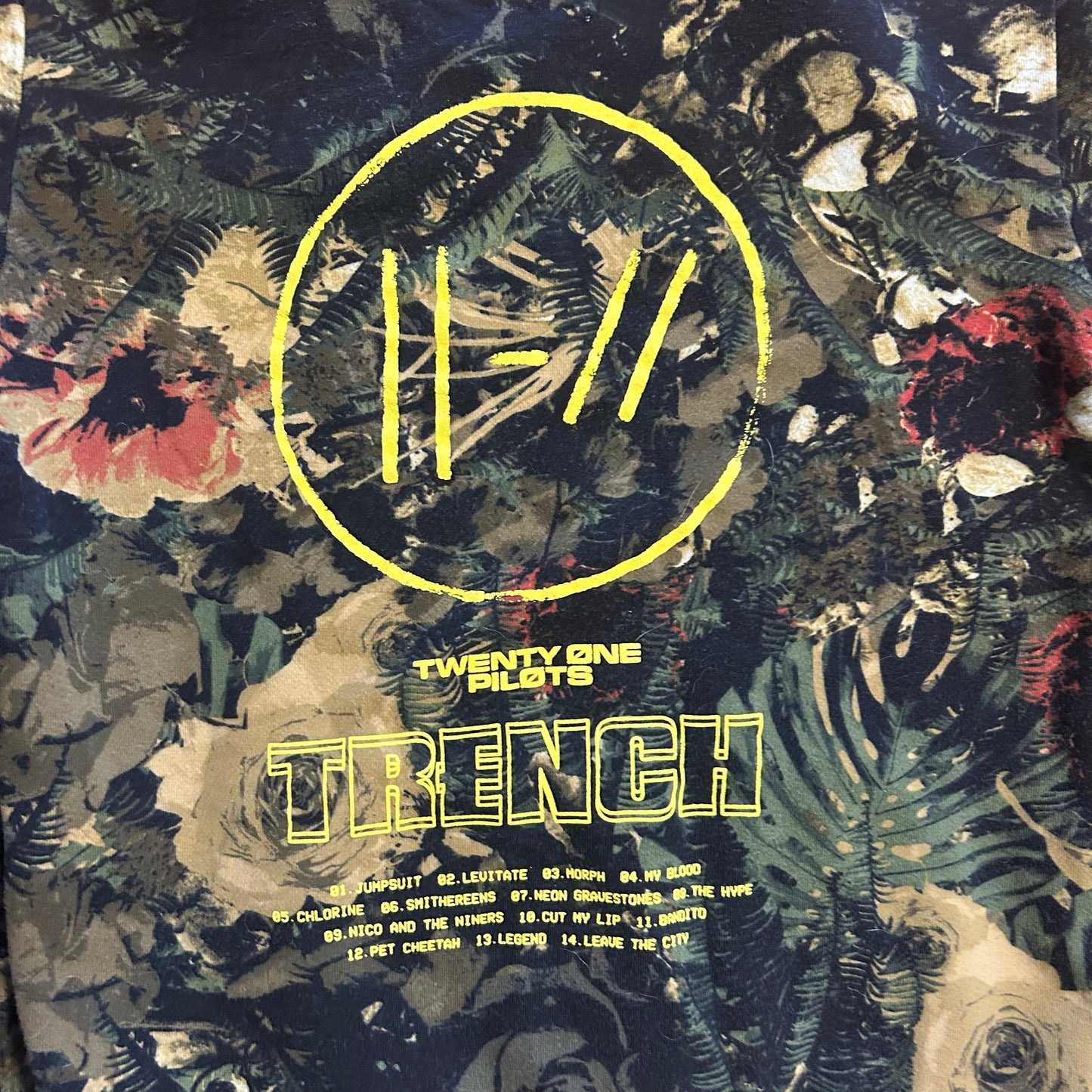 Twenty One Pilots Camo Hoodie Sweatshirt - Medium - 20" x 25"