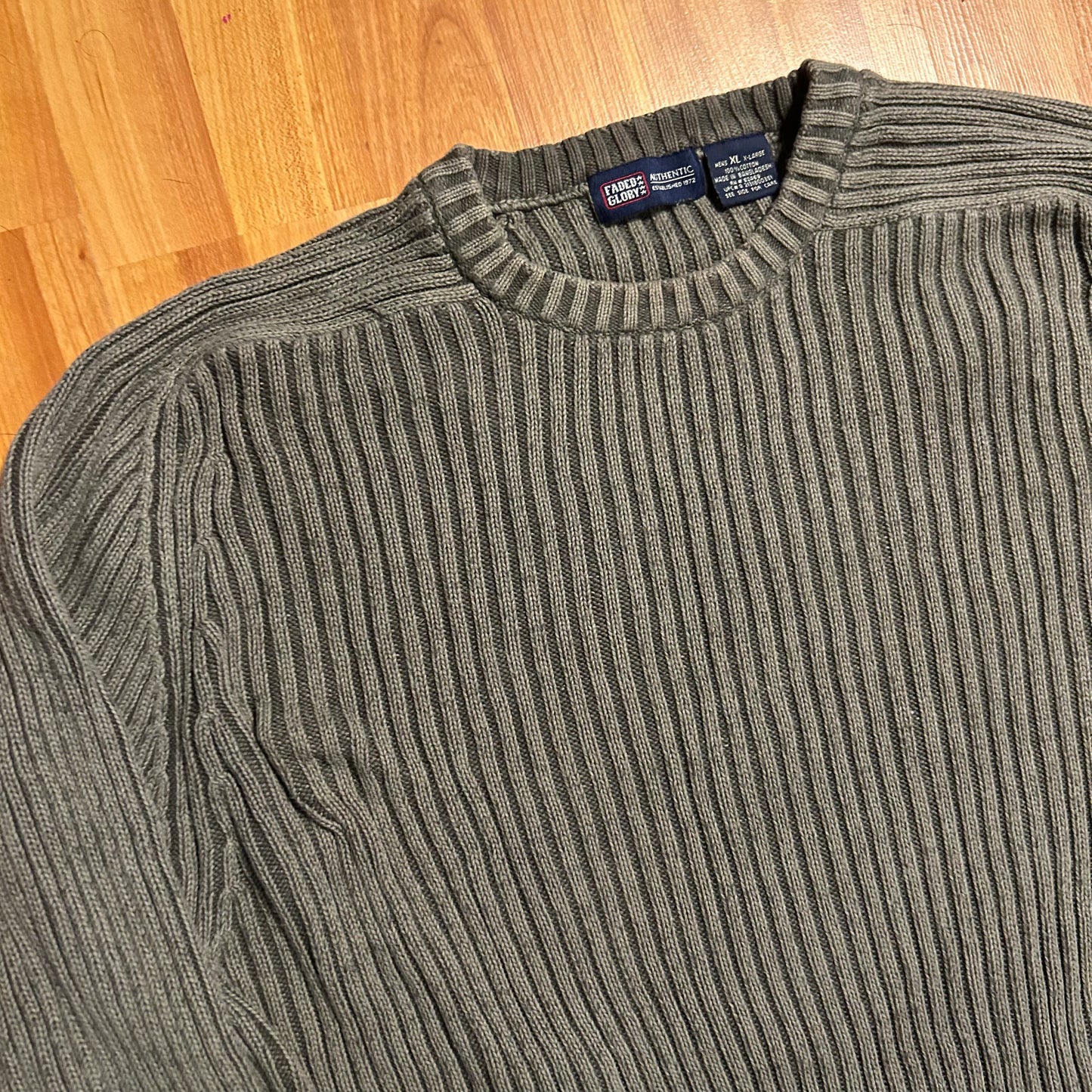 Faded Glory Green Cotton Sweater - Large - 23" x 29.5"