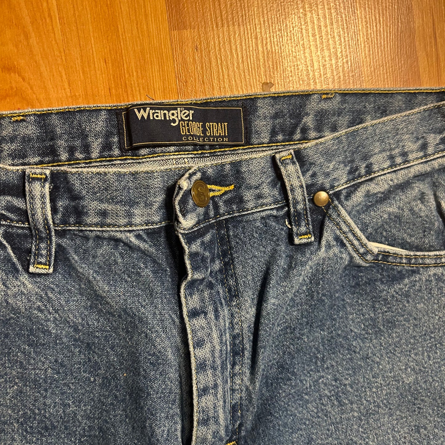 Wrangler George Strait Denim Blue Jeans - 33" x 29"