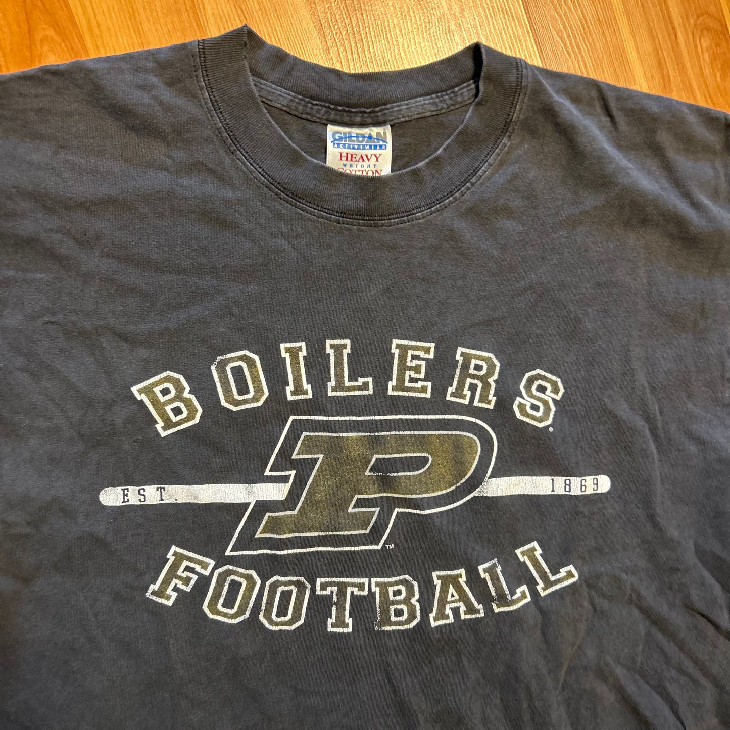 Gildan Boilers Football Purdue University Black Tshirt - Medium - 21" x 27.5"