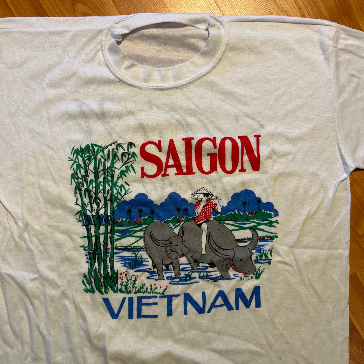80/90's Saigon Vietnam White Tshirt - Medium - 20" x 28"