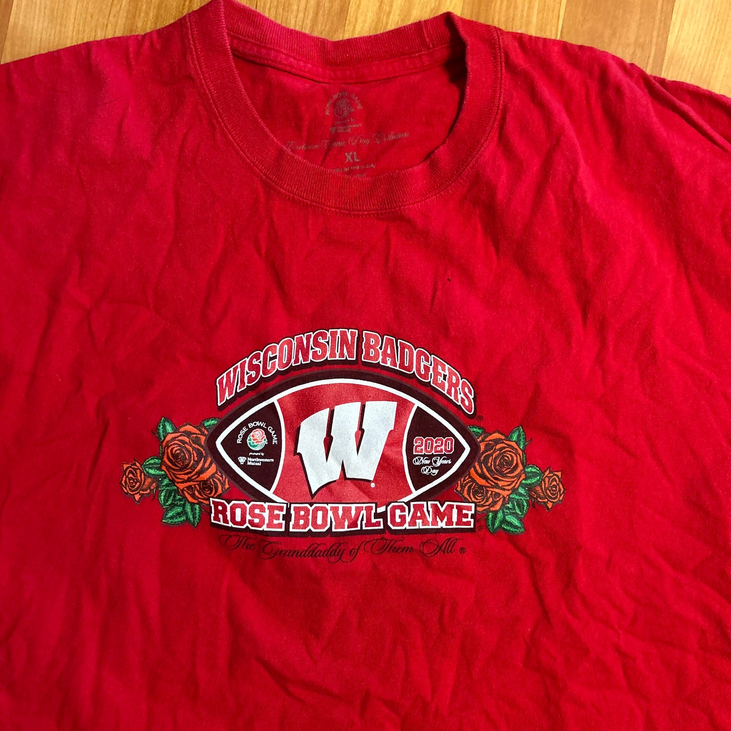 2020 Wisconsin Badgers College University Rose Bowl Pasadena California Red Tshirt - Large - 22" x 28"