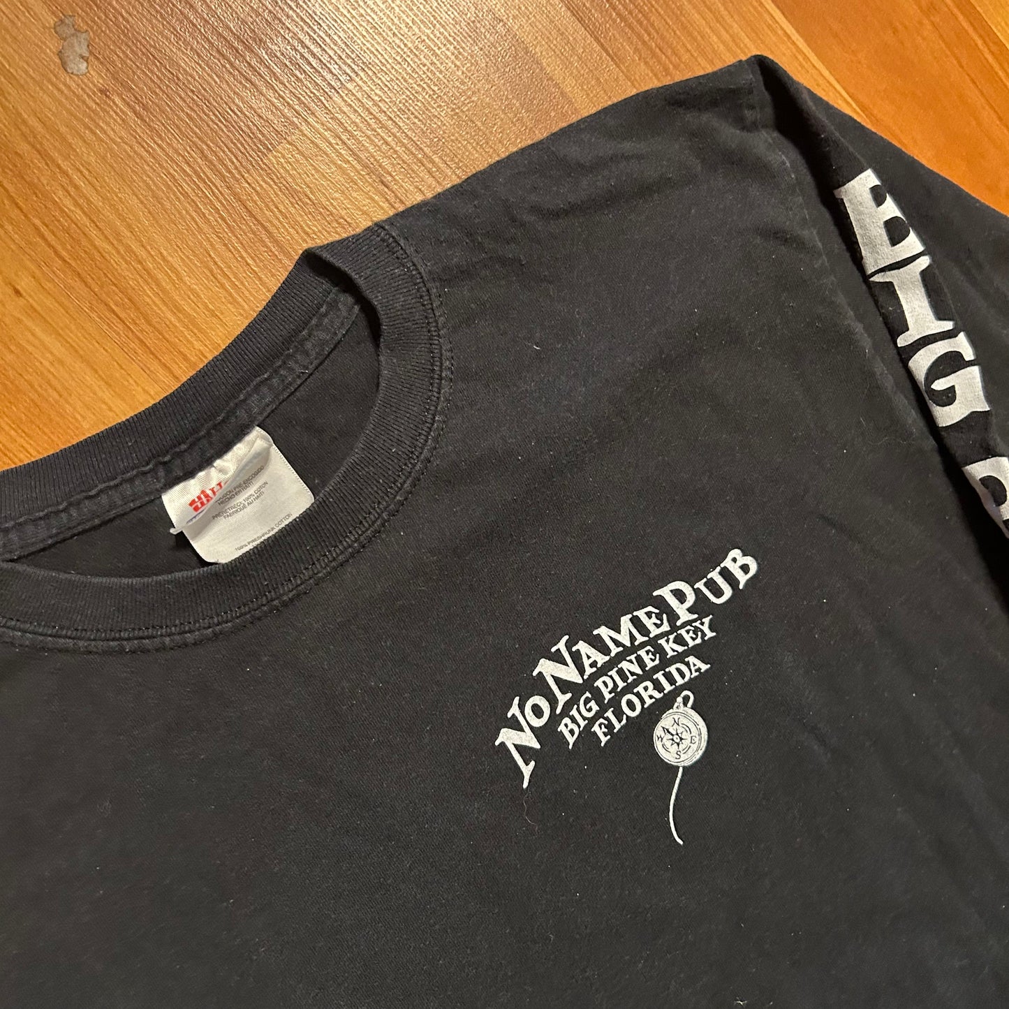 Hanes Heavyweight No Name Pub Nice Place if you can Find It Florida Black Longsleeve Shirt - Small - 19" x 26"
