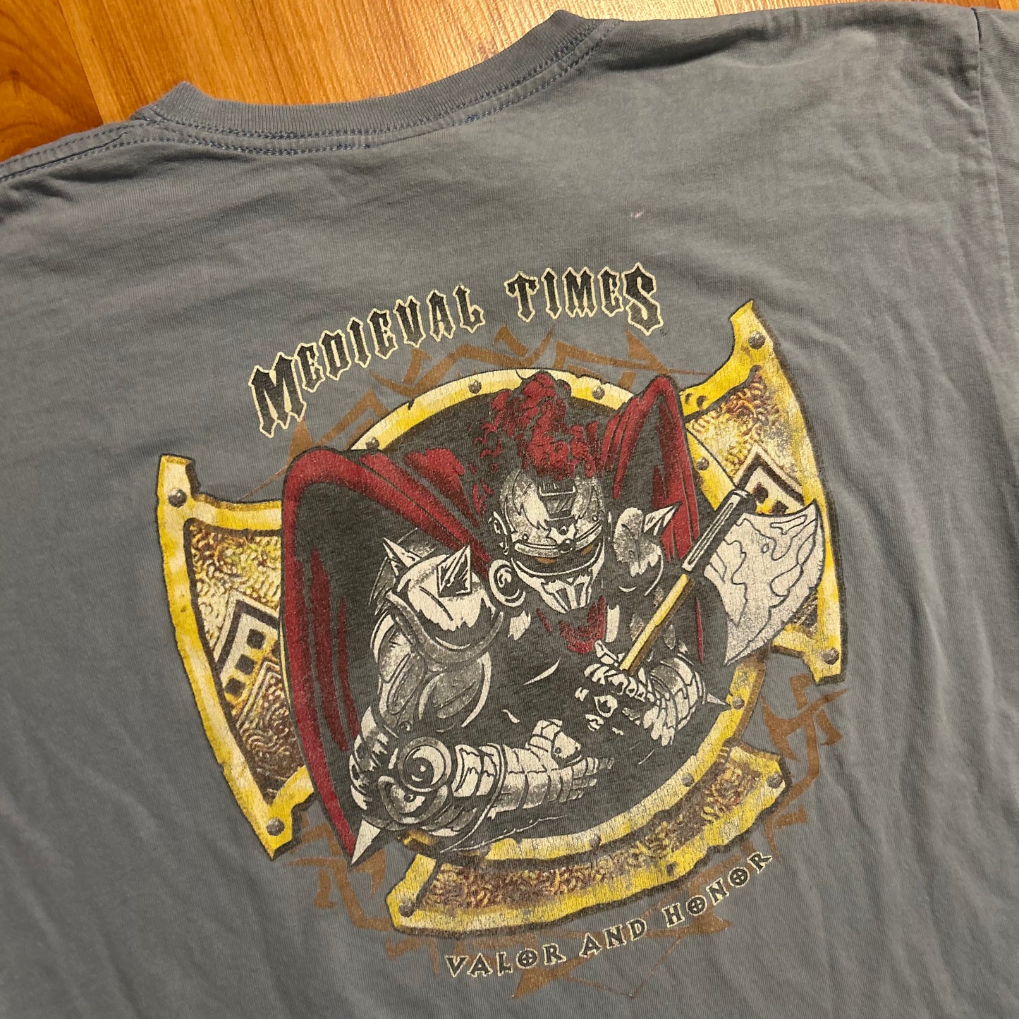 Medieval Times Chicago Grey Blue Tshirt - Medium - 21" x 26.5"