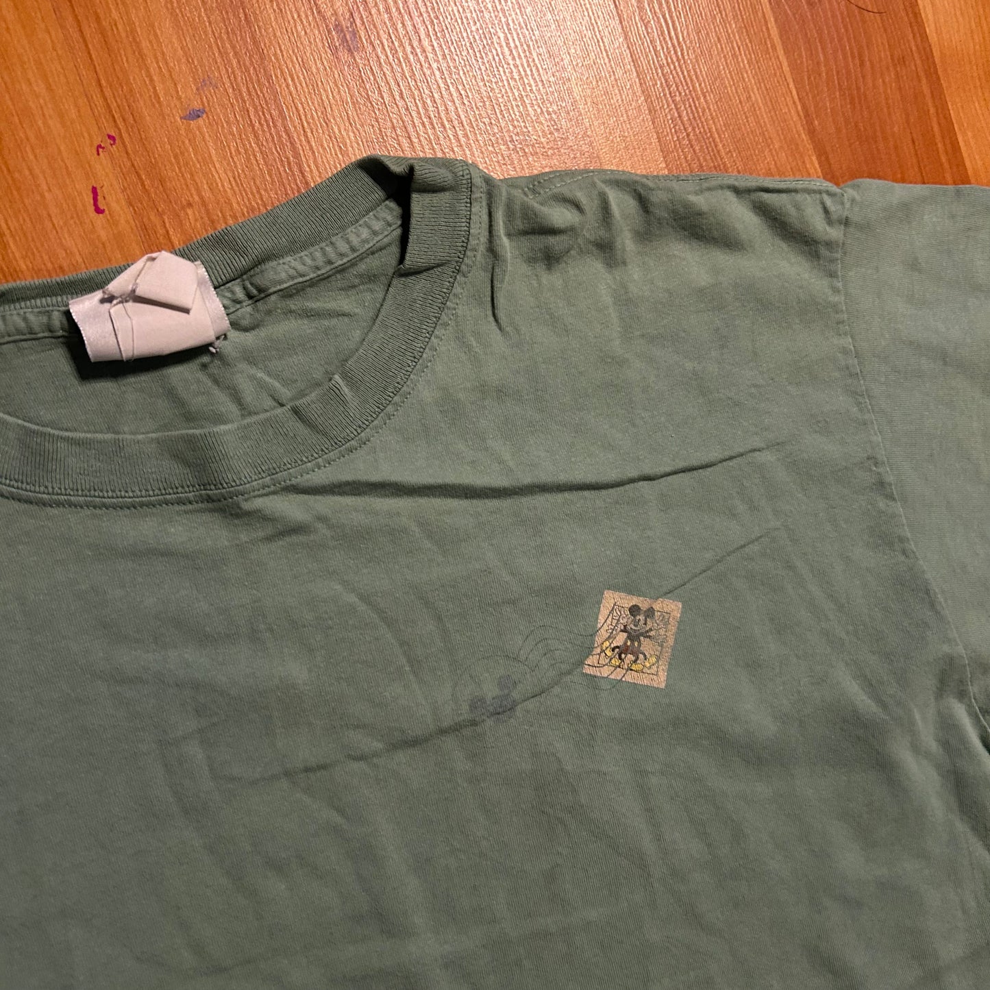 00’s Walt Disney World Epcot Mickey Mouse Green Tshirt - Large - 22" x 29"